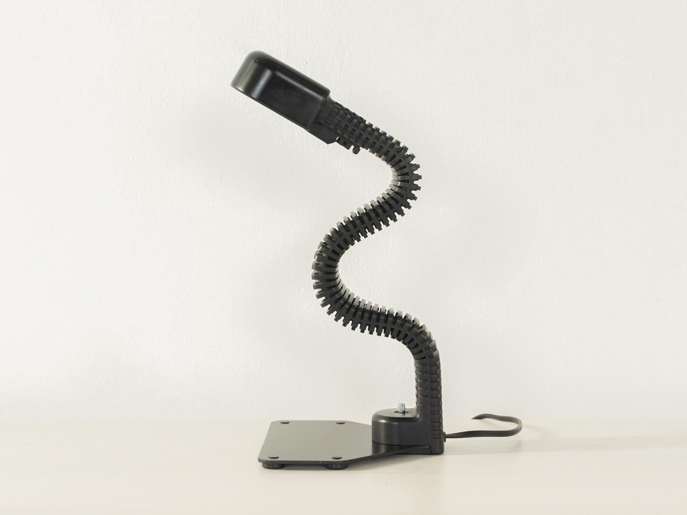 COBRA desk lamp, Kisho Kurokawa, Yamagiwa For Sale 4