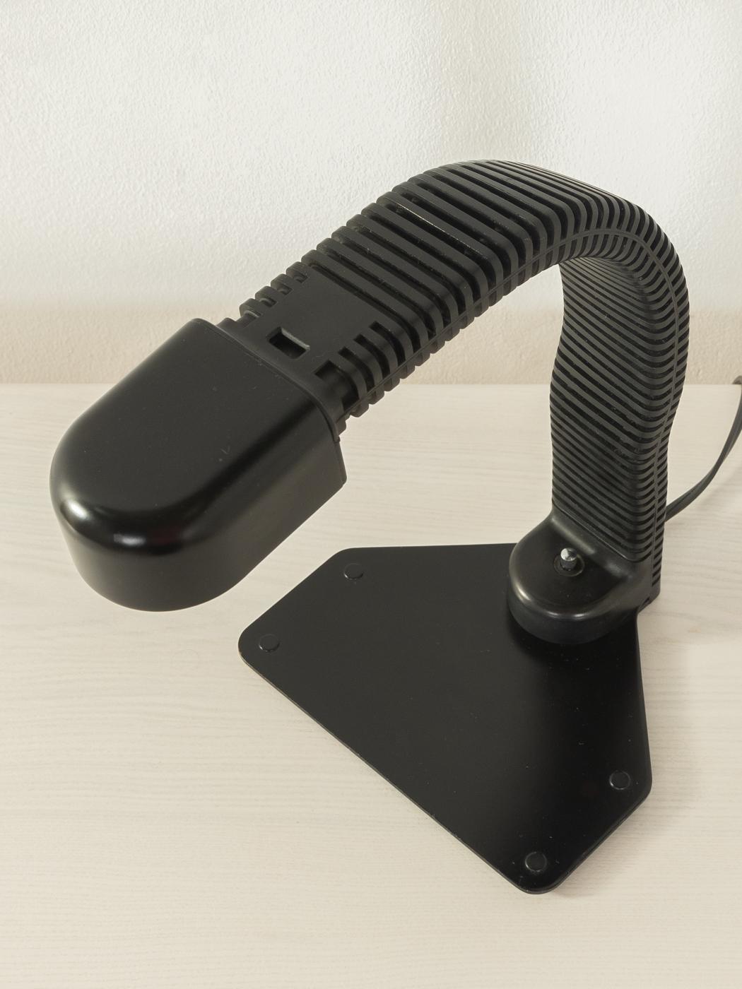 COBRA desk lamp, Kisho Kurokawa, Yamagiwa For Sale 7