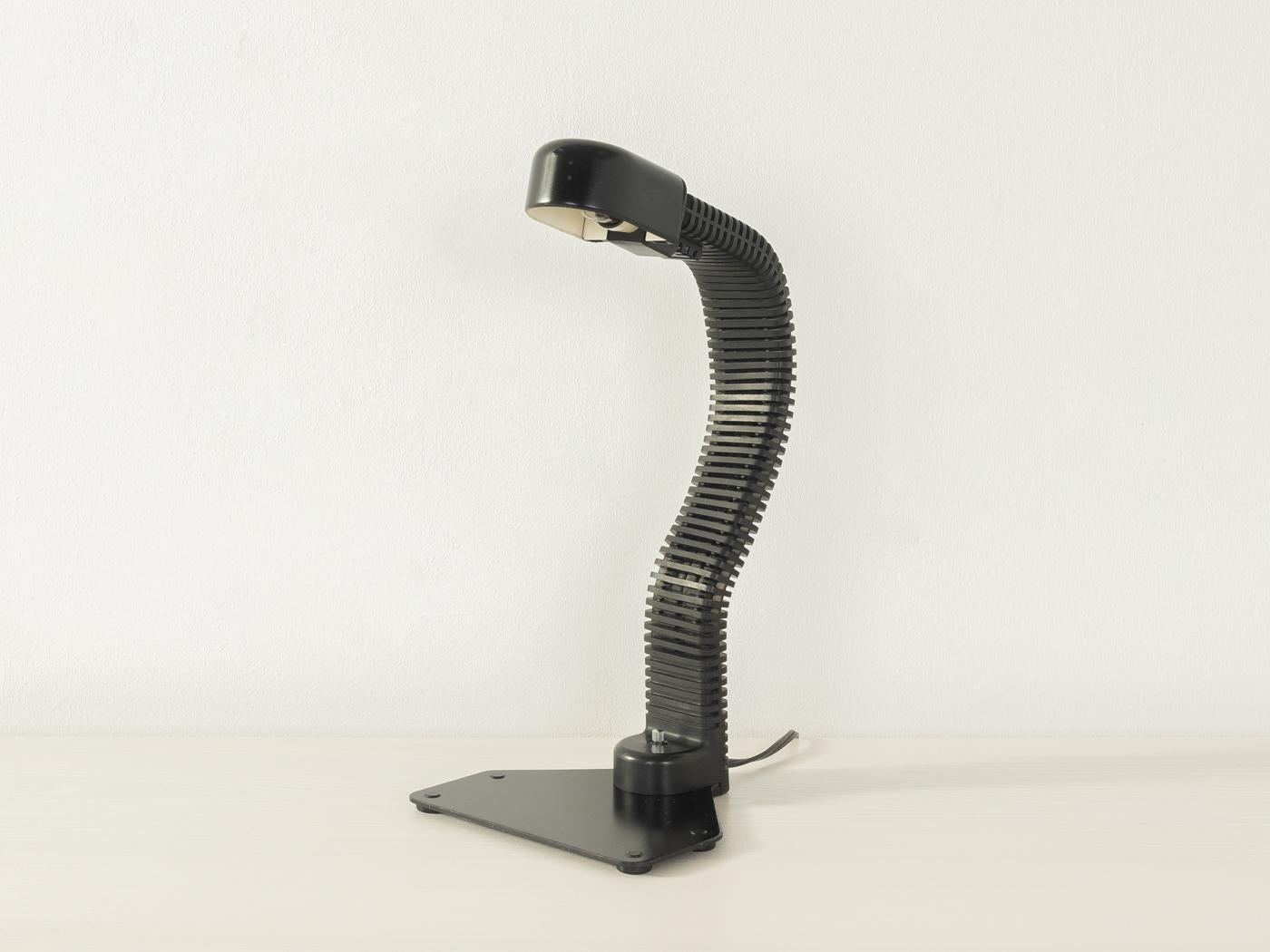 Mid-Century Modern COBRA desk lamp, Kisho Kurokawa, Yamagiwa For Sale