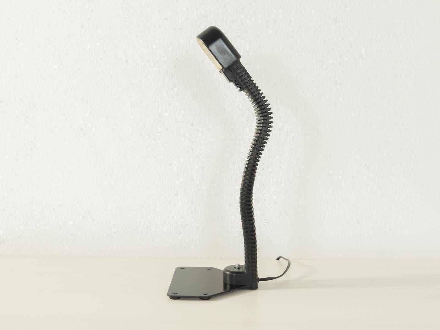 Late 20th Century COBRA desk lamp, Kisho Kurokawa, Yamagiwa For Sale