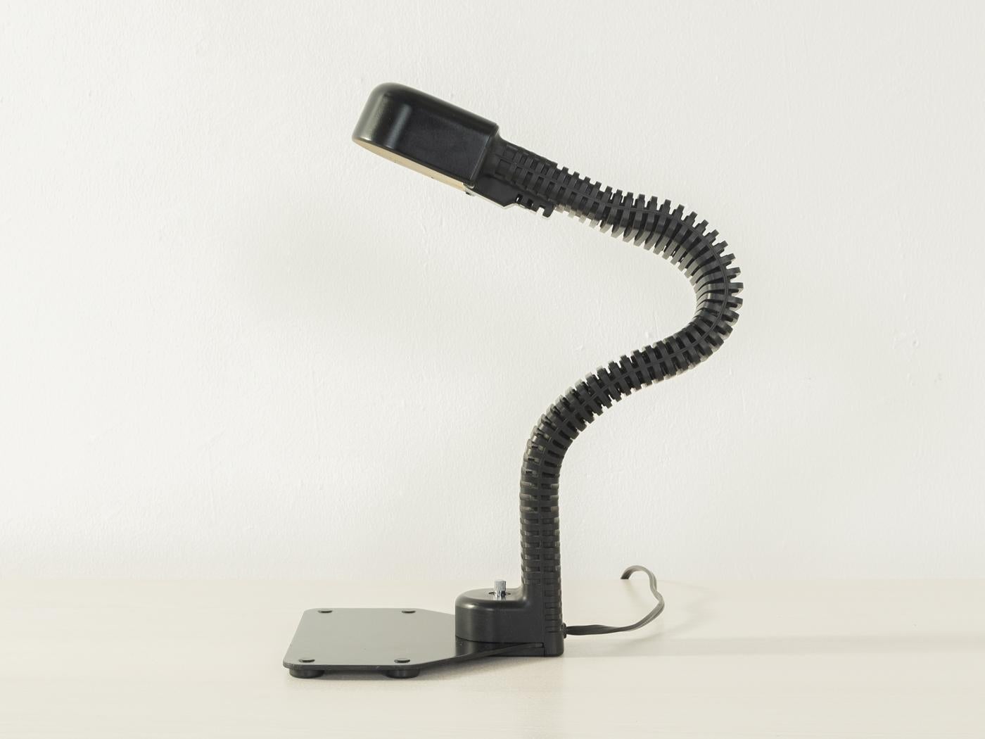 COBRA desk lamp, Kisho Kurokawa, Yamagiwa For Sale 1