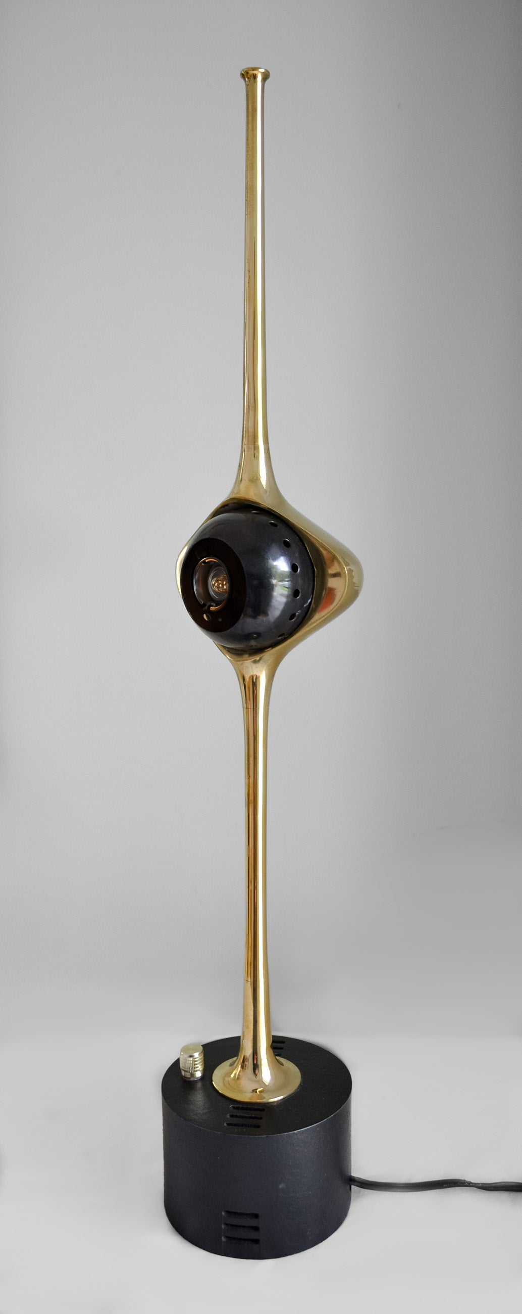 Cobra Lamp by Angelo Lelii in Brass for Arredoluce, Monza 1960s 
Cobra table lamp, model 12919 in enameled brass on an enameled black steel base and black oxide steel magnetic spotlight. Update: Lamp and dimmer function normally. 
Scuff to brass on
