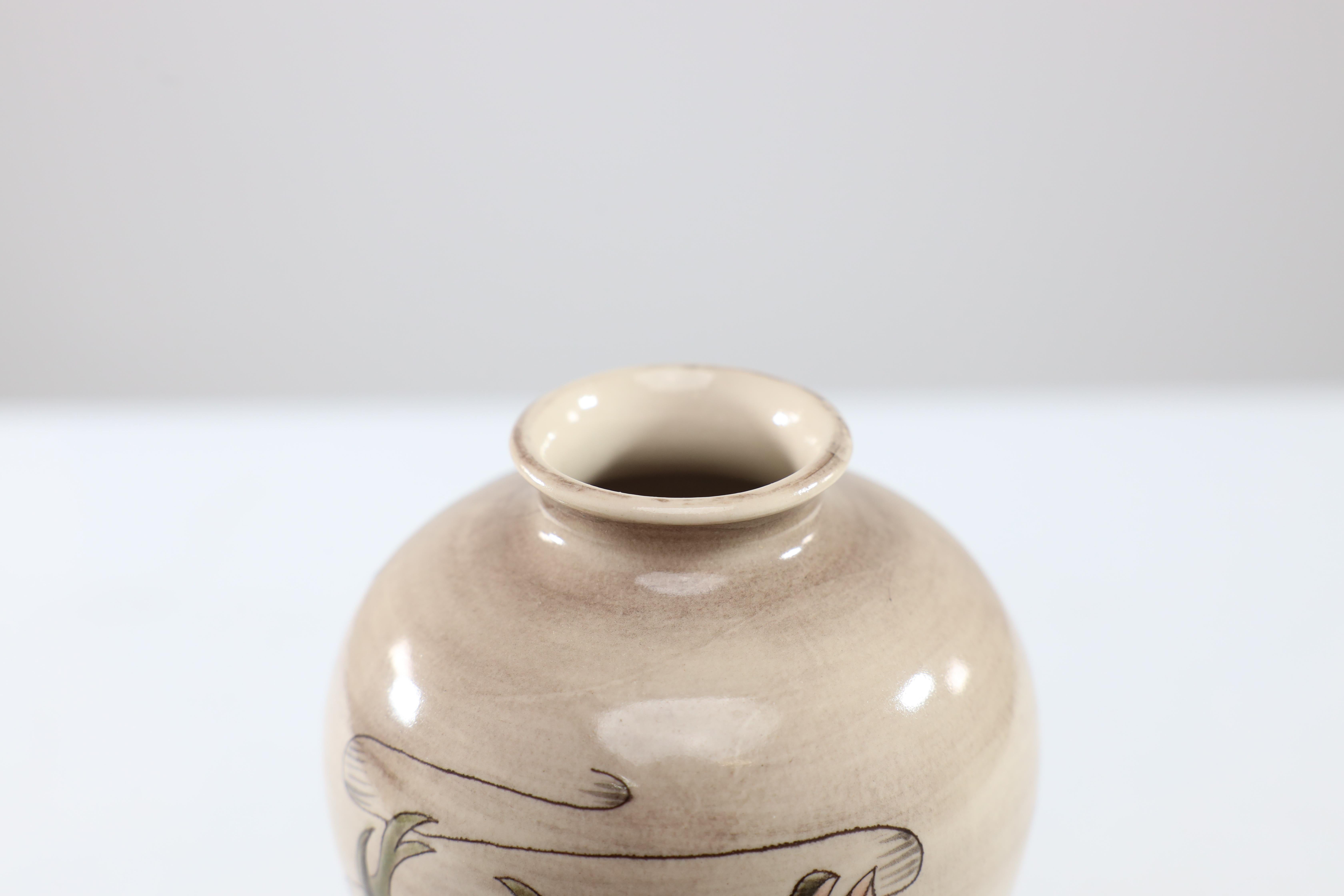 Cobridge Stoneware. signed by Eric Knowles. Small fish vase For Sale 5