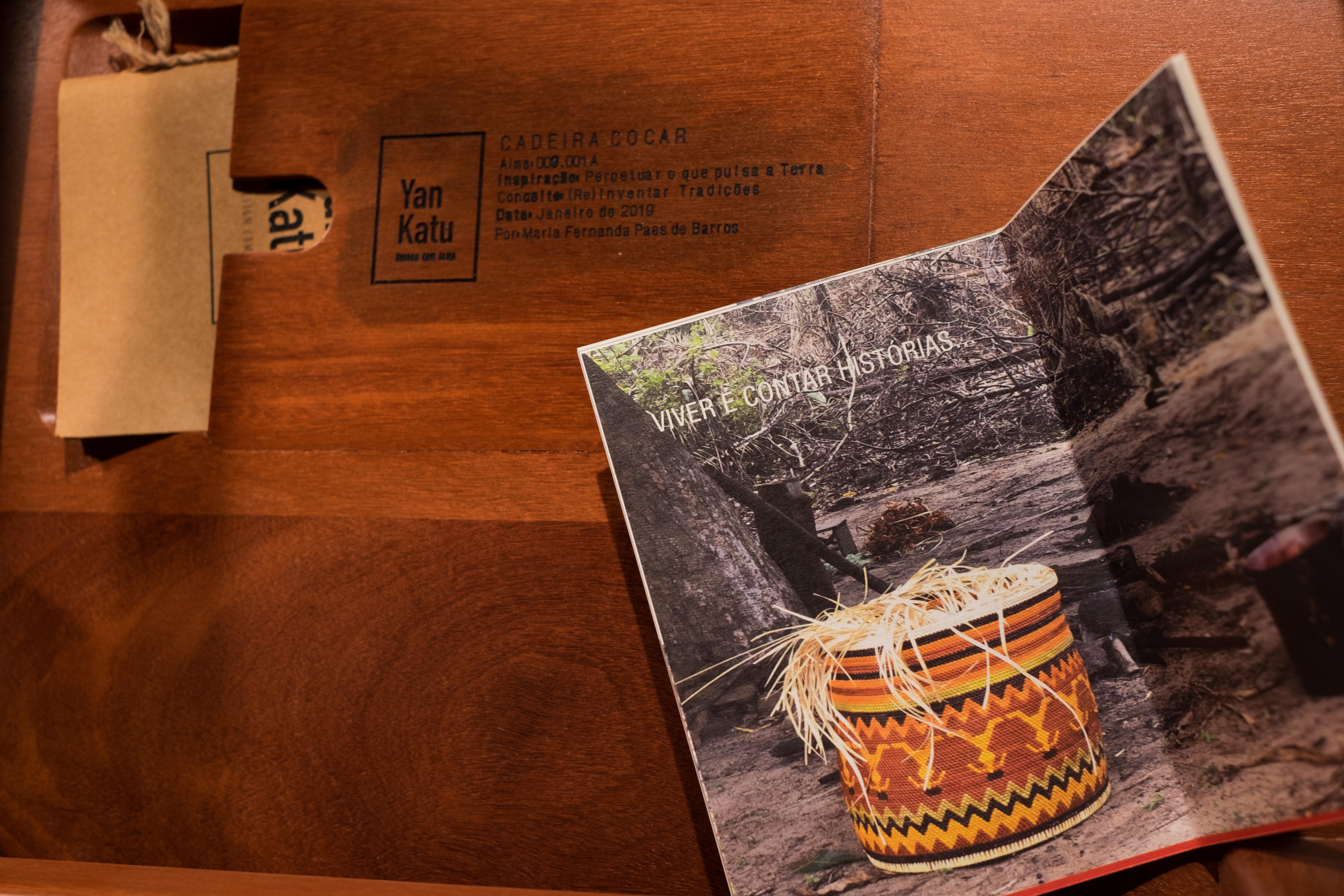 Chaise Cocar : fabriquée à la main au Brésil avec de la paille de tucumã tressée et du bois de Cabreúva en vente 9