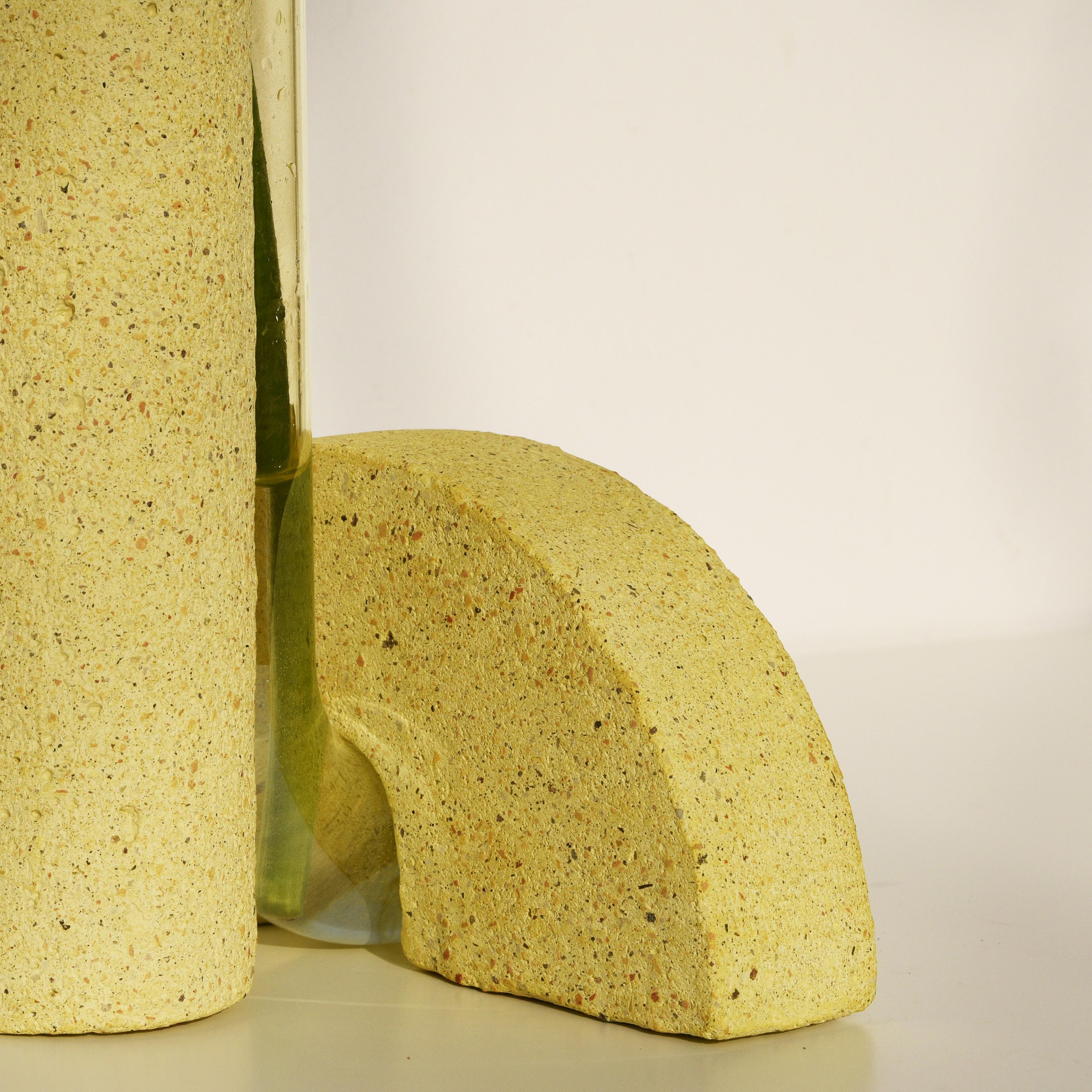 Fait main Vase contemporain jaune, fabriqué à la main en Italie par COKI en vente