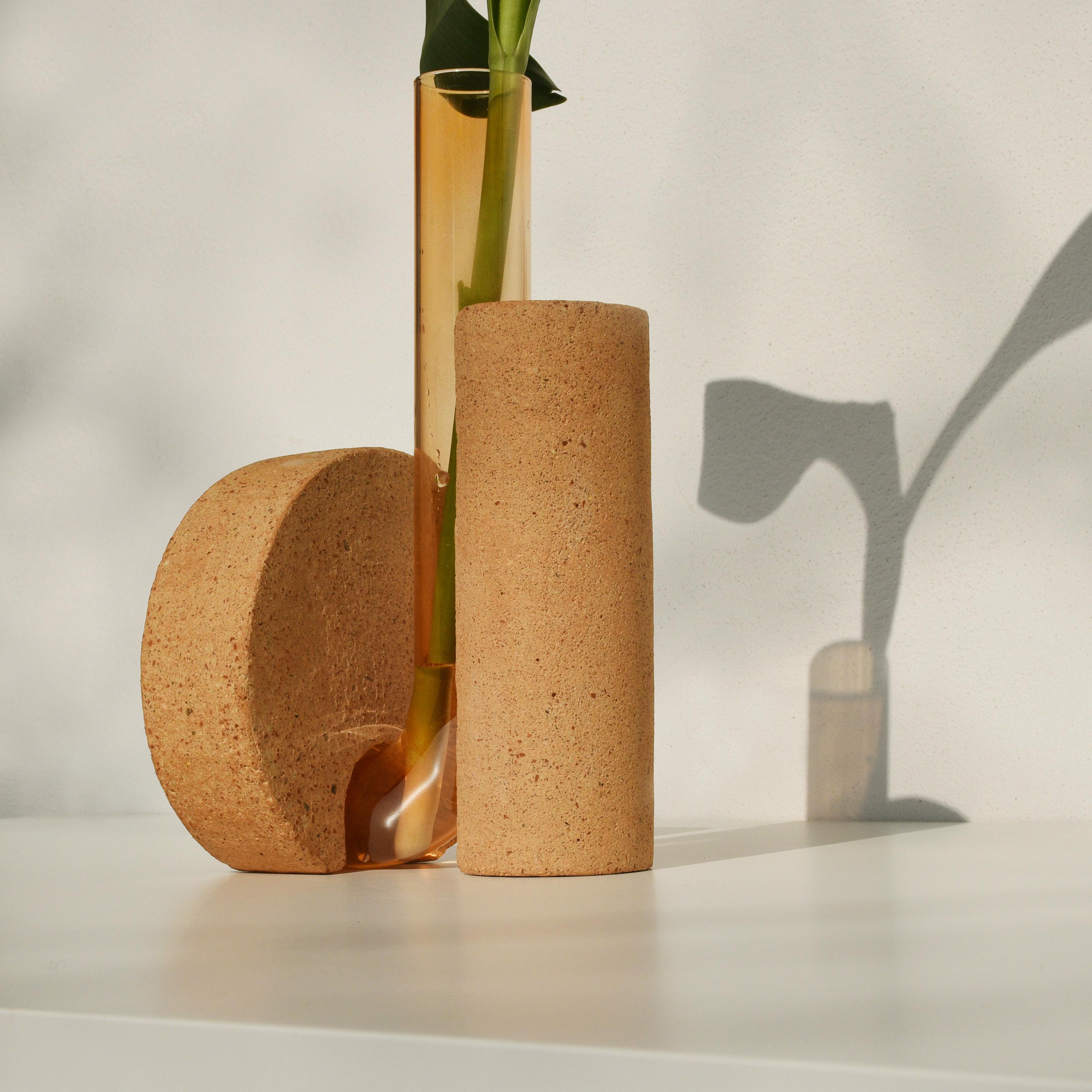 Orangefarbene Contemporary Design-Vase von COKI (Handgefertigt) im Angebot