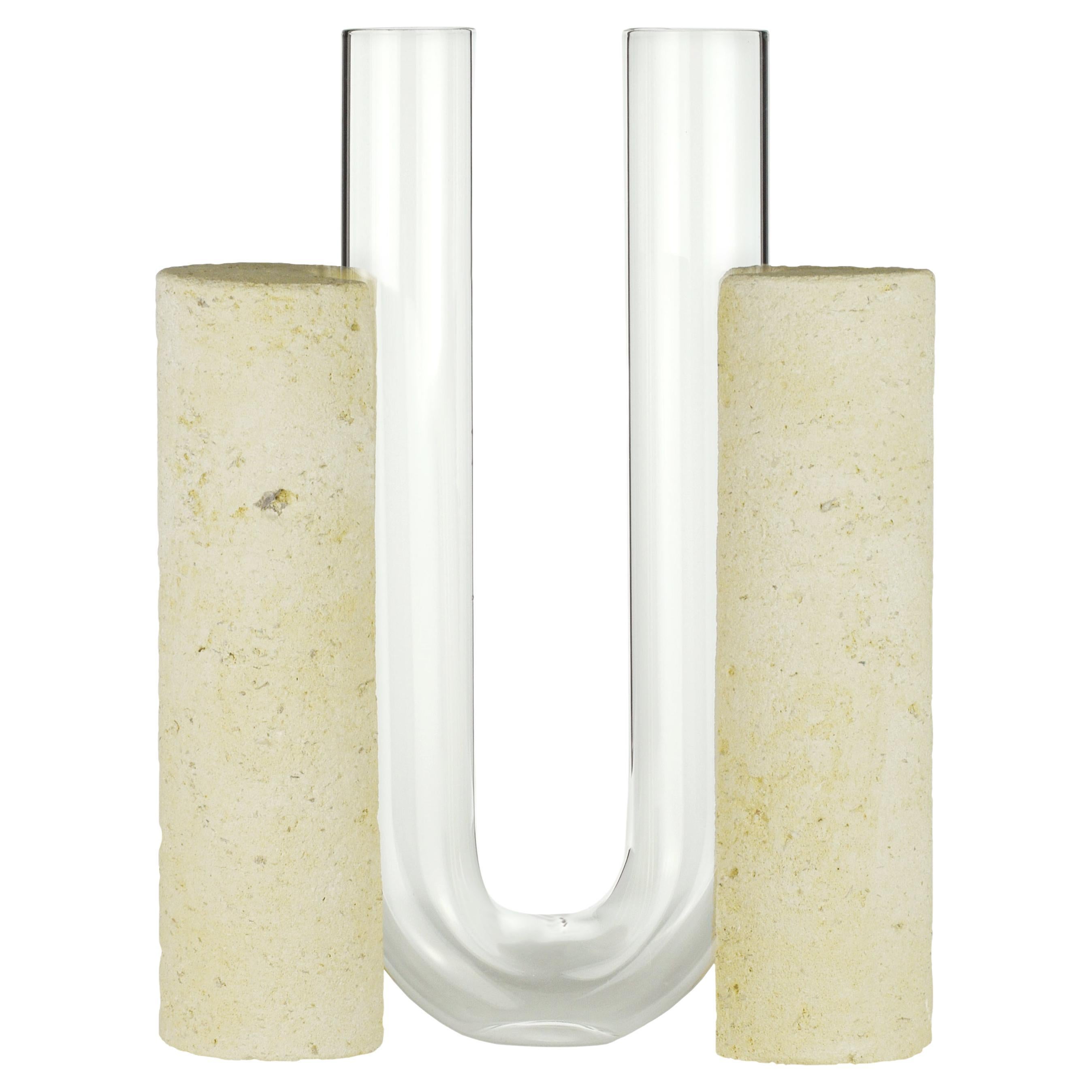 Vase «ochlea Dello Sviluppo » en pierre et verre transparent fabriqué à la main par COKI