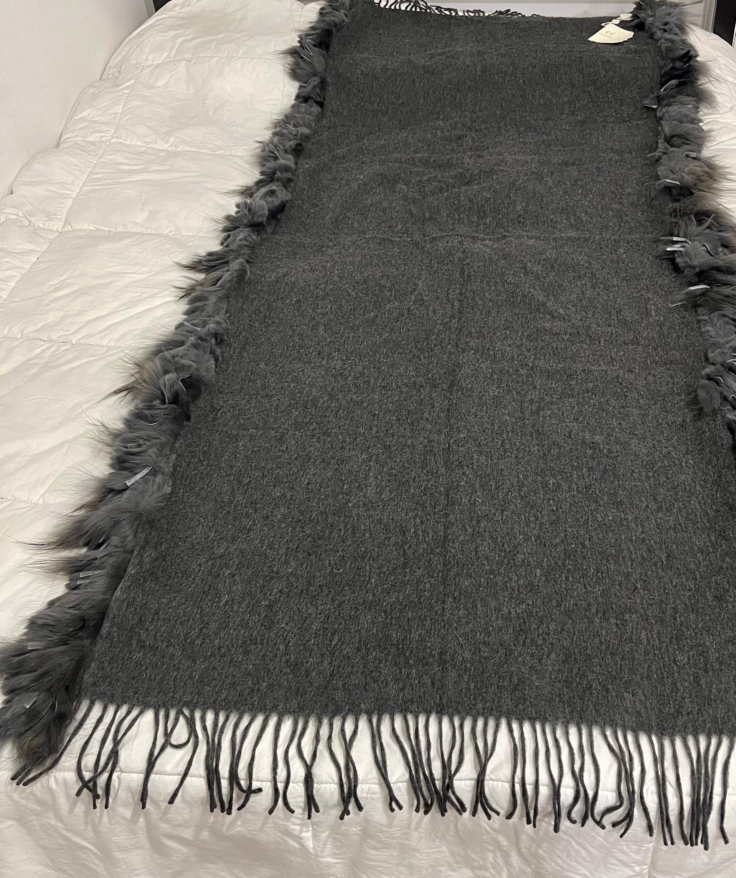 Cochni Italy 70% Cashmere & Wool Shawl/Stole Thick 100% Rabbit Fur Trim Grey For Sale 3