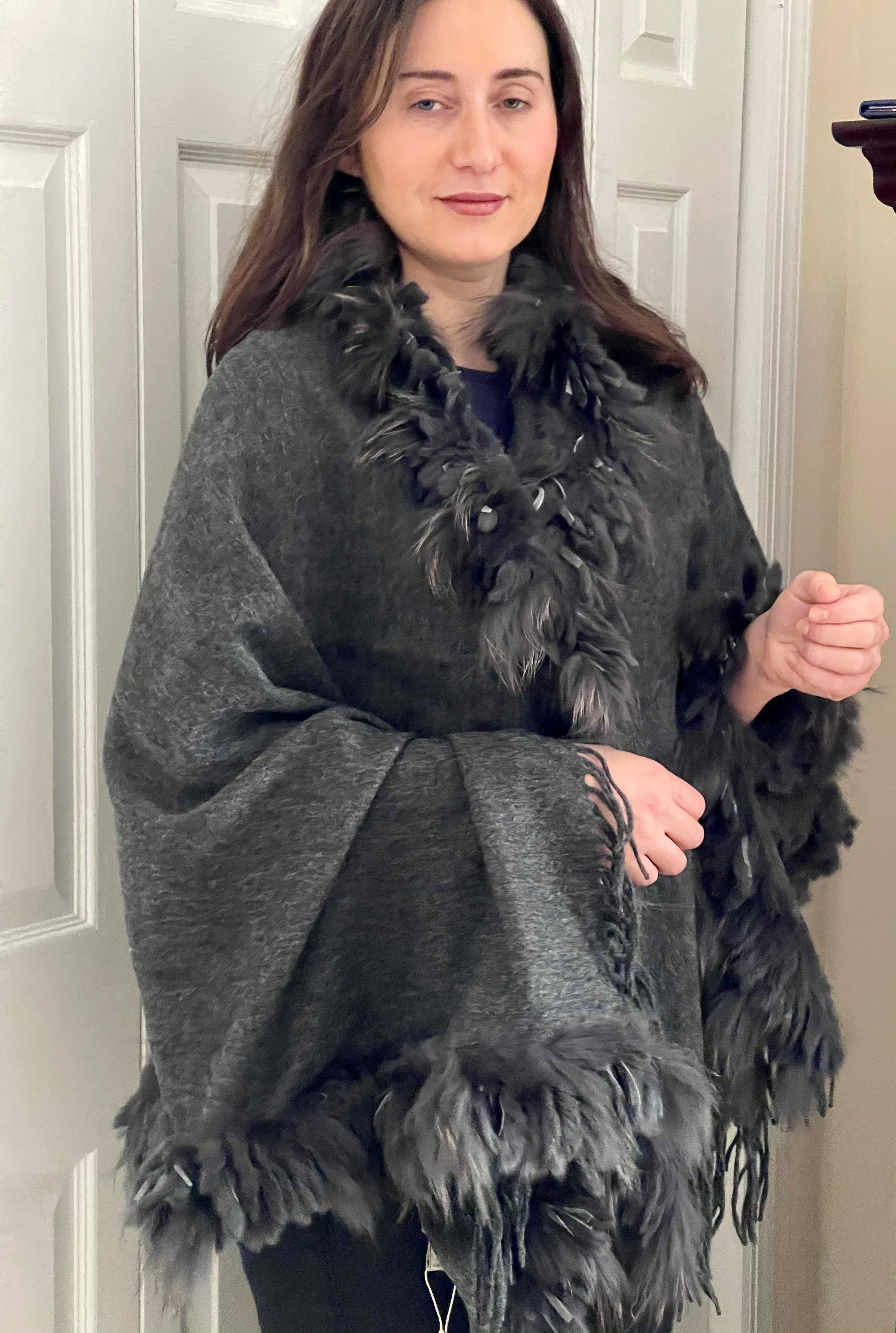 Cochni Italy 70% Cashmere & Wool Shawl/Stole Thick 100% Rabbit Fur Trim Grey For Sale 5