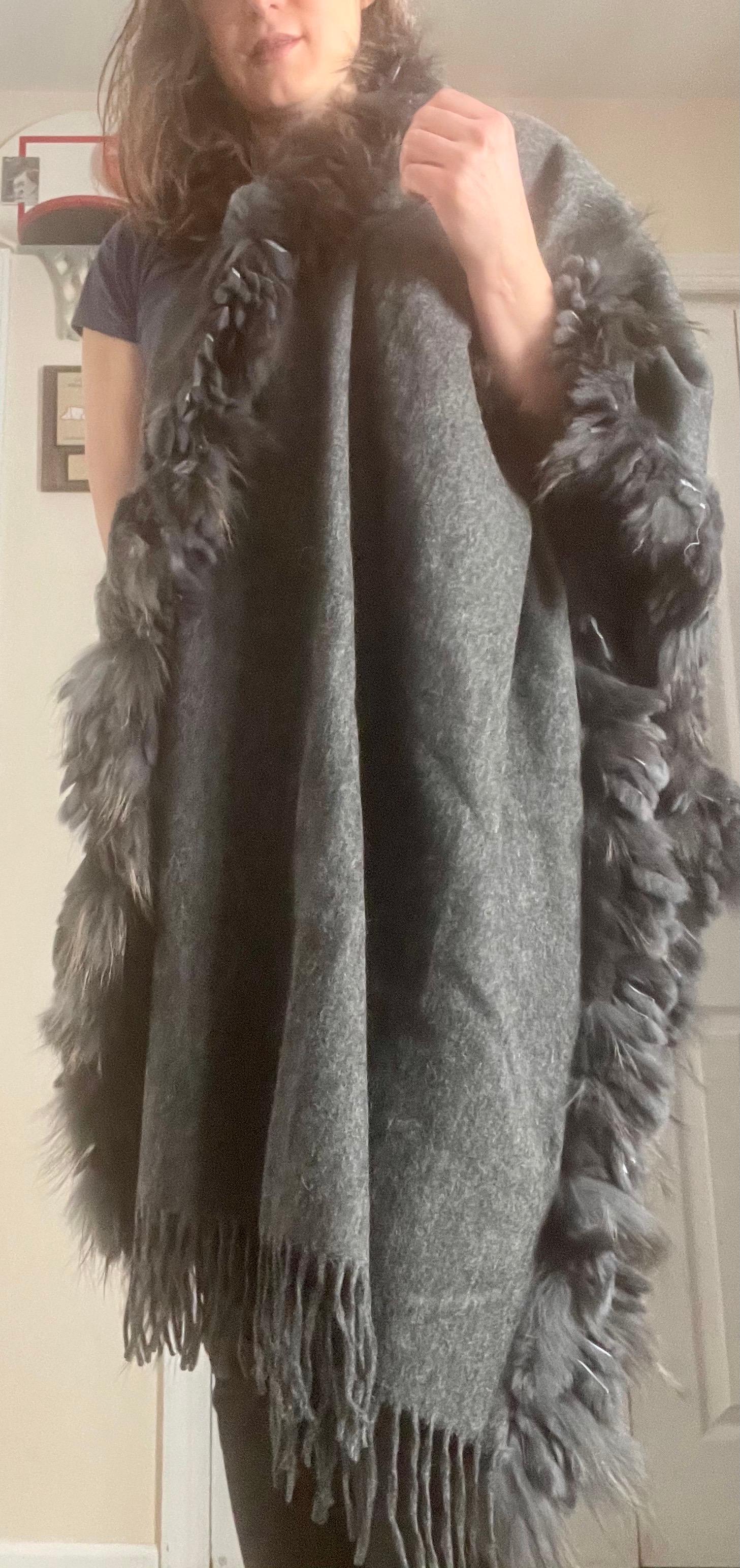 Cochni Italy 70% Cashmere & Wool Shawl/Stole Thick 100% Rabbit Fur Trim Grey For Sale 7