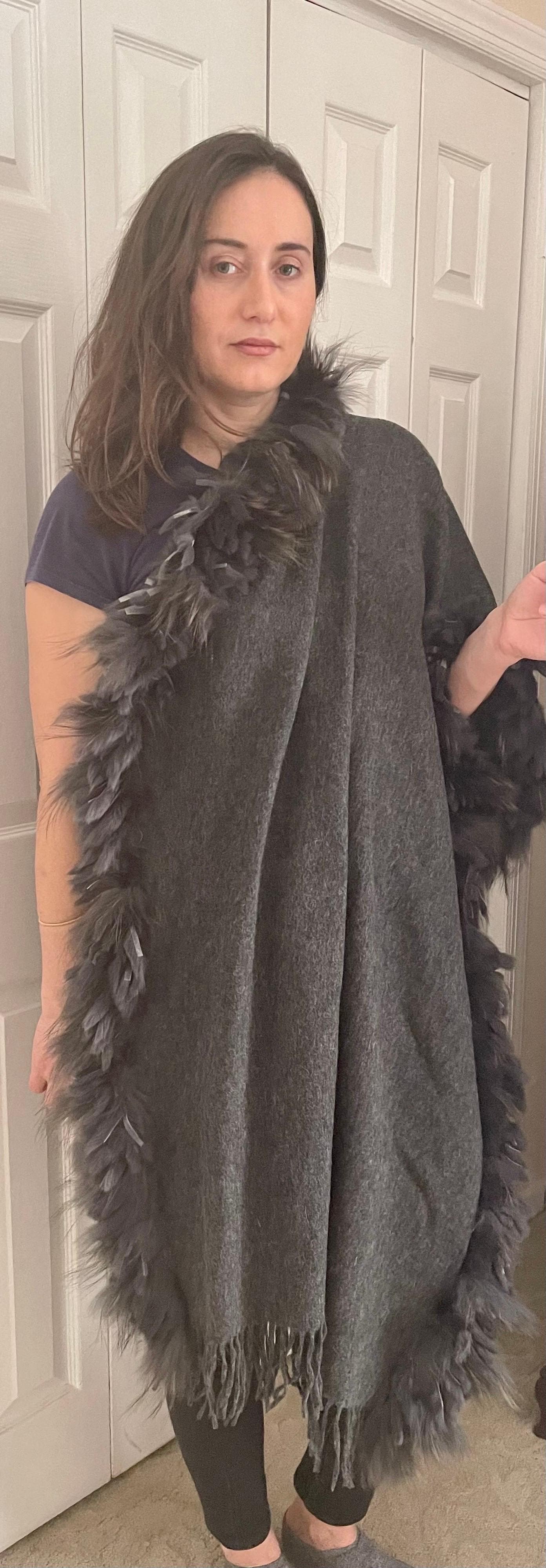 Cochni Italy 70% Cashmere & Wool Shawl/Stole Thick 100% Rabbit Fur Trim Grey For Sale 8