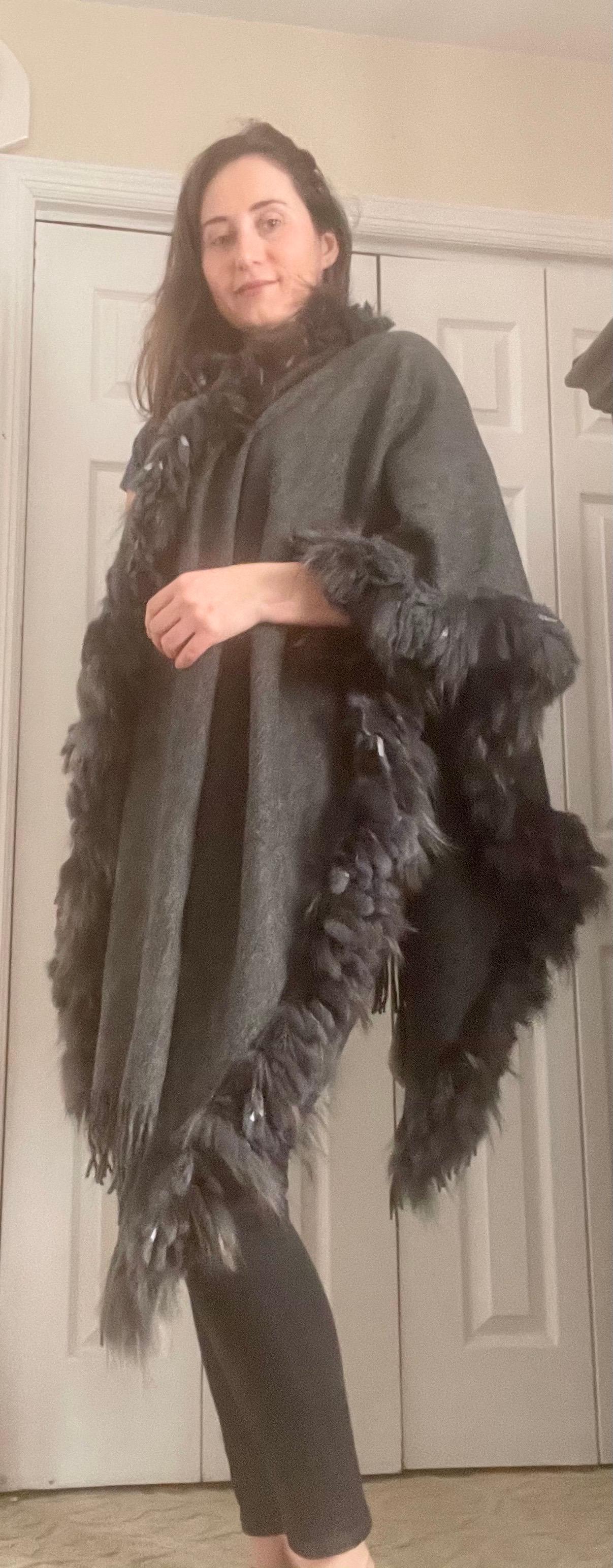 Cochni Italy 70% Cashmere & Wool Shawl/Stole Thick 100% Rabbit Fur Trim Grey For Sale 9