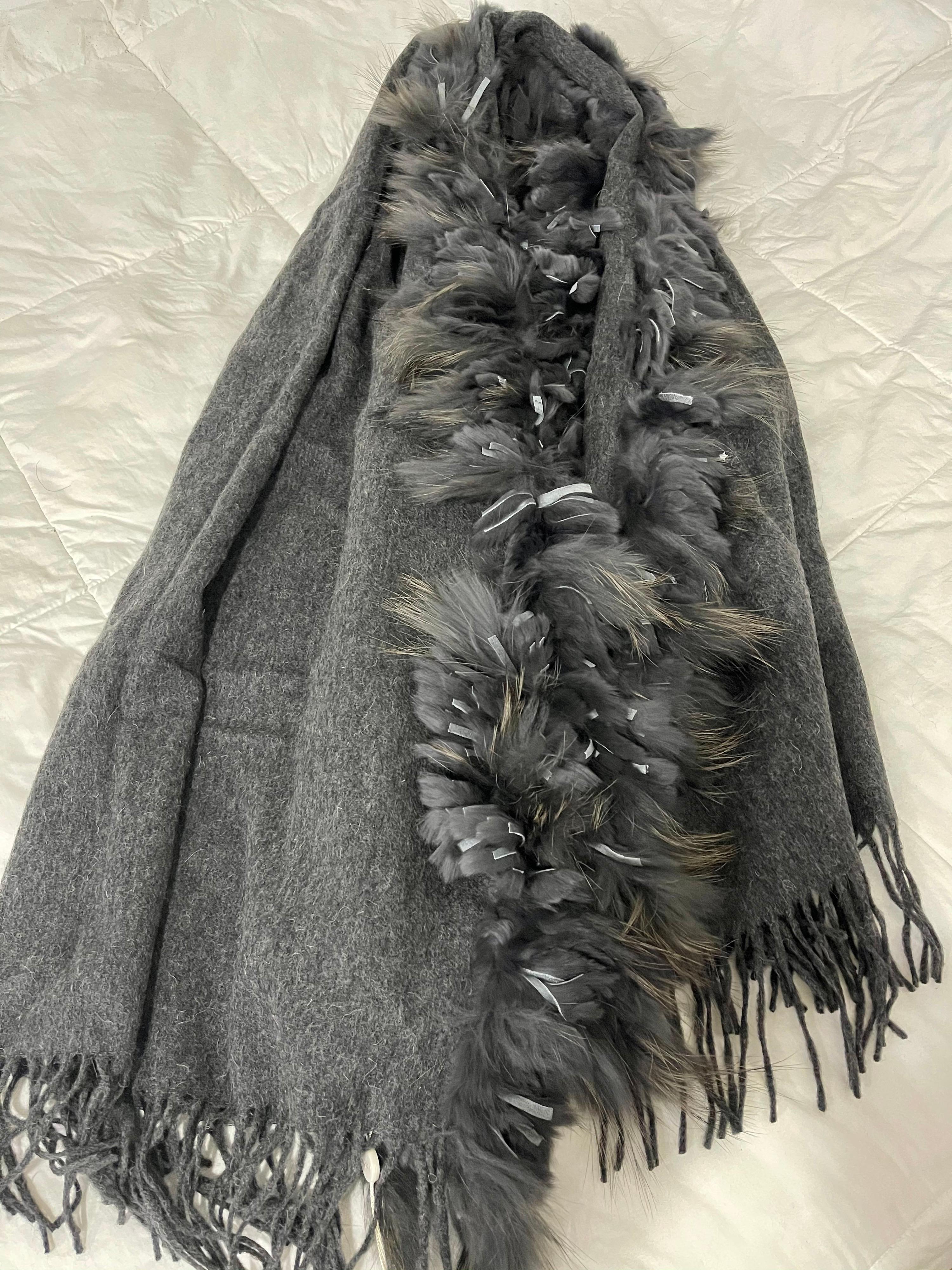Cochni Italy 70% Cashmere & Wool Shawl/Stole Thick 100% Rabbit Fur Trim Grey For Sale 1