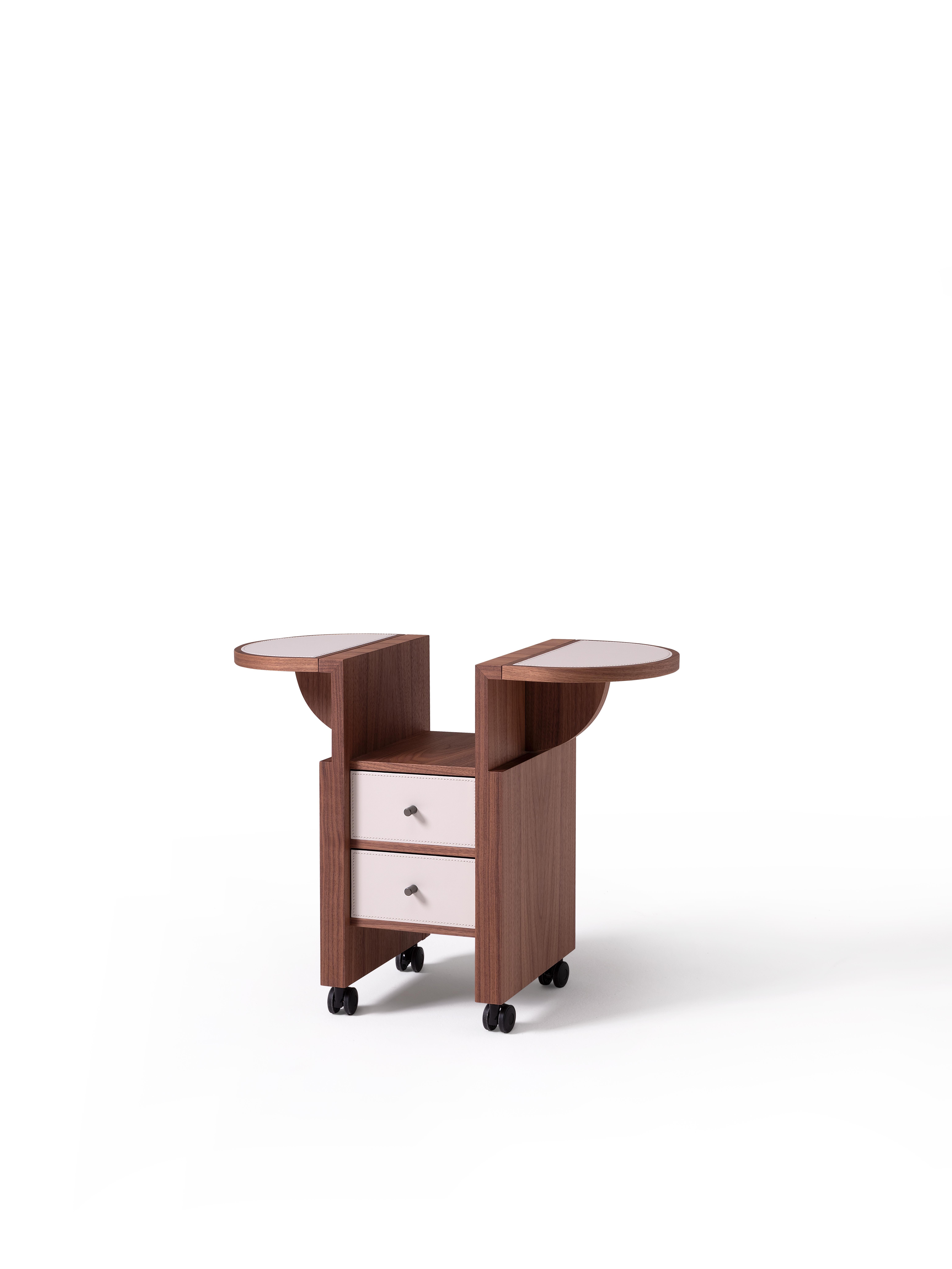 Italian Cocker comodino in legno con 2 cassetti e pianetti che si aprono come ali. in vendita