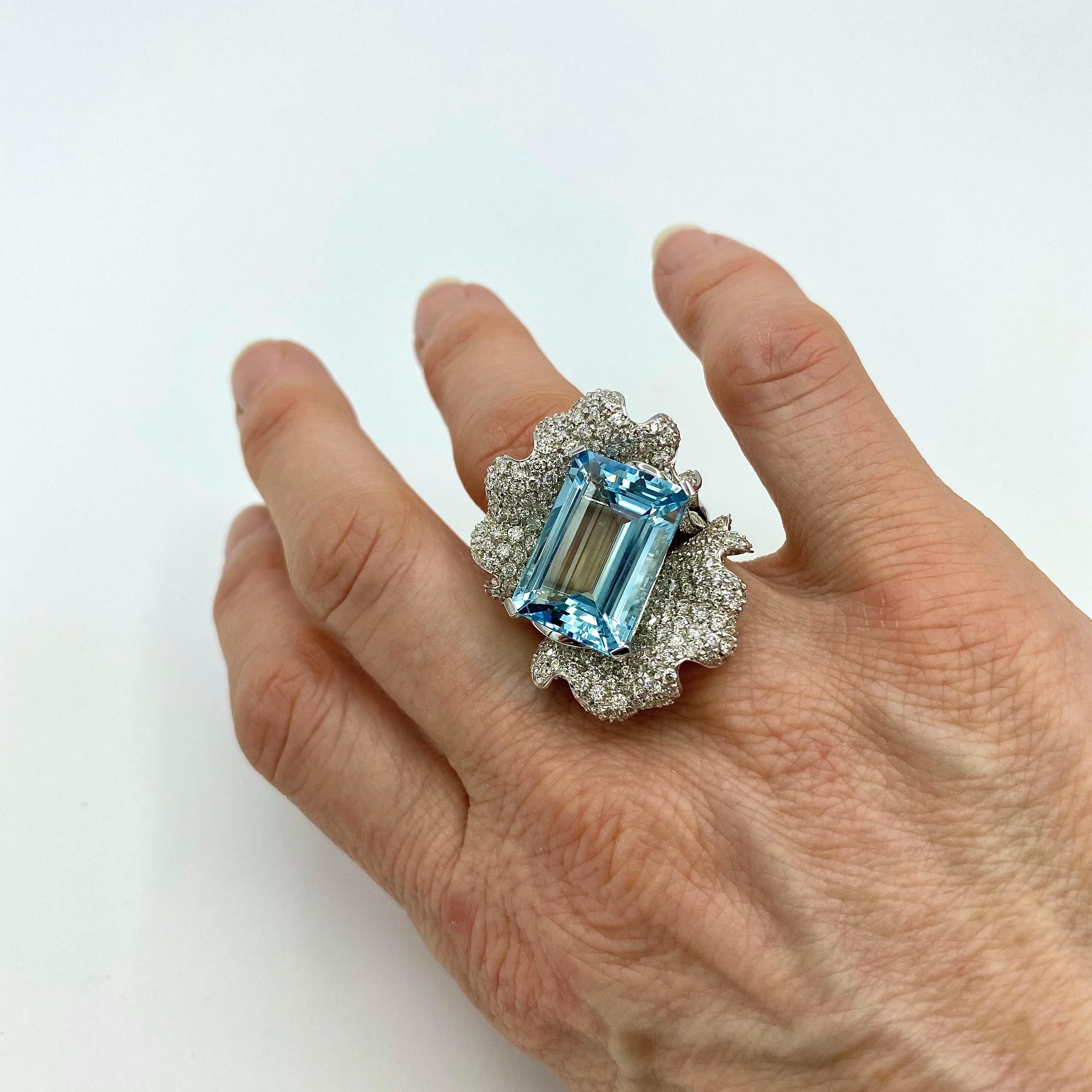 Cocktail 13.17 carat Aquamarine Diamond 18Kt Gold Two in One Ring  For Sale 1