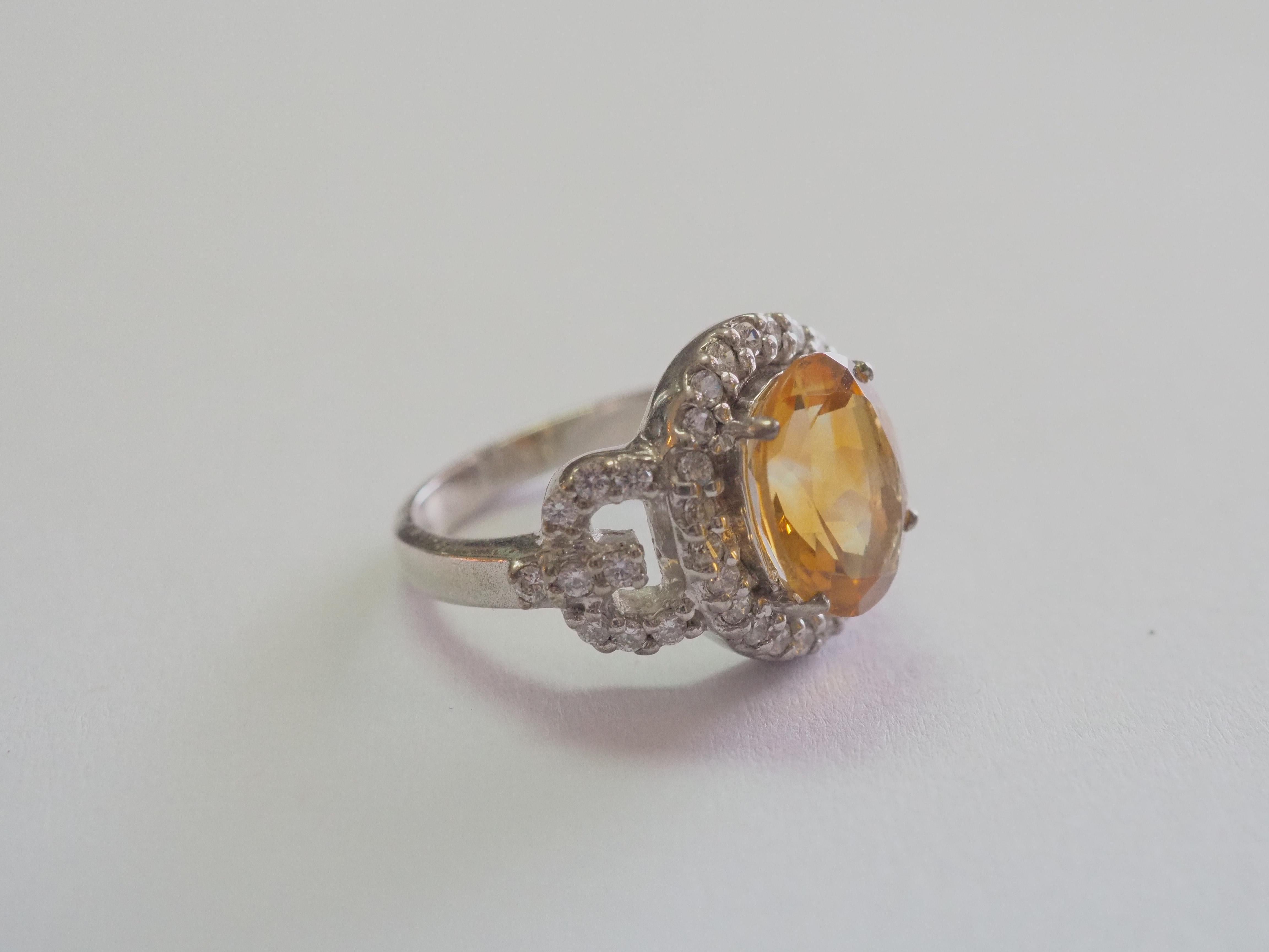 Cocktail 3.98ct Oval Citrine & CZ Sterling Silver Ring In Excellent Condition For Sale In เกาะสมุย, TH