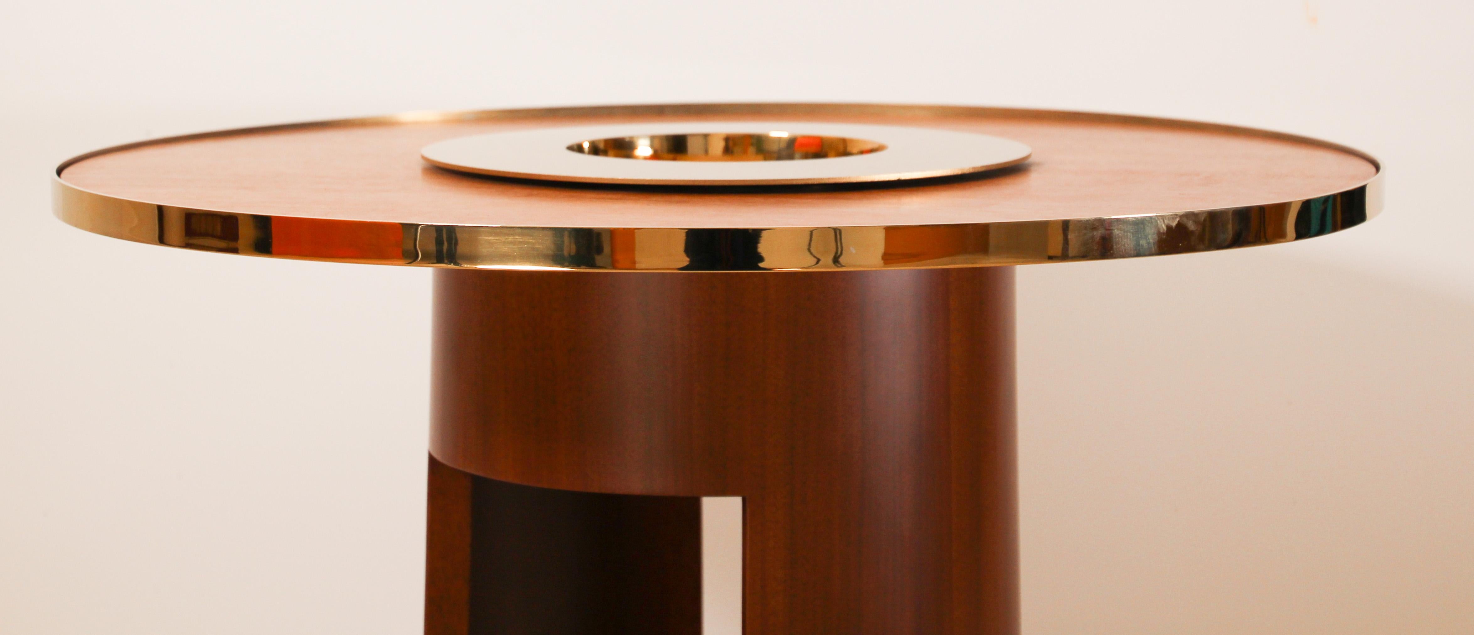 Custom Side Dry Bar Table with Metal Gold Detail and Integrated Ice Bucket In Good Condition In Moreno Valley, CA