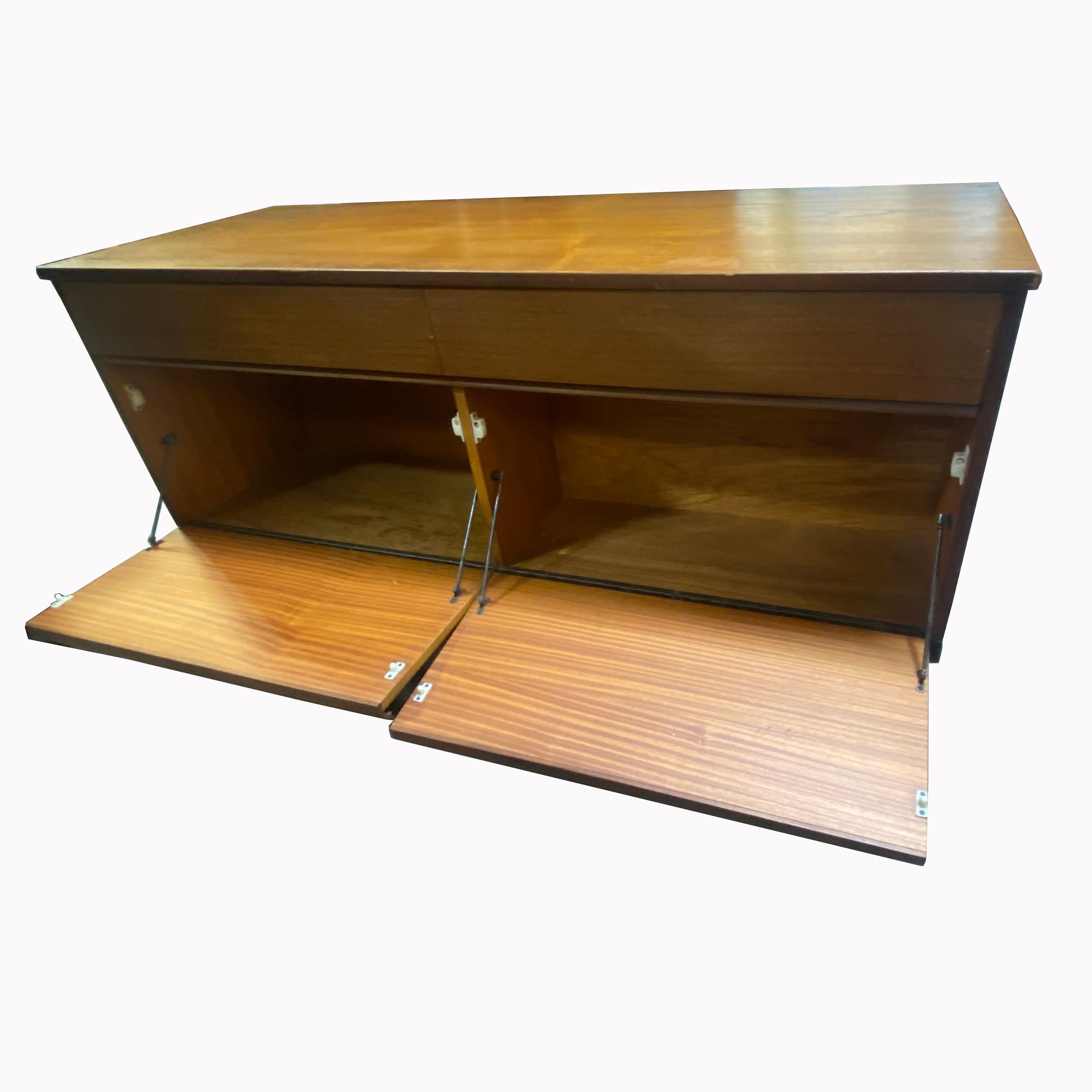 Cocktail Cabinet or Credenza In Good Condition In Pasadena, TX