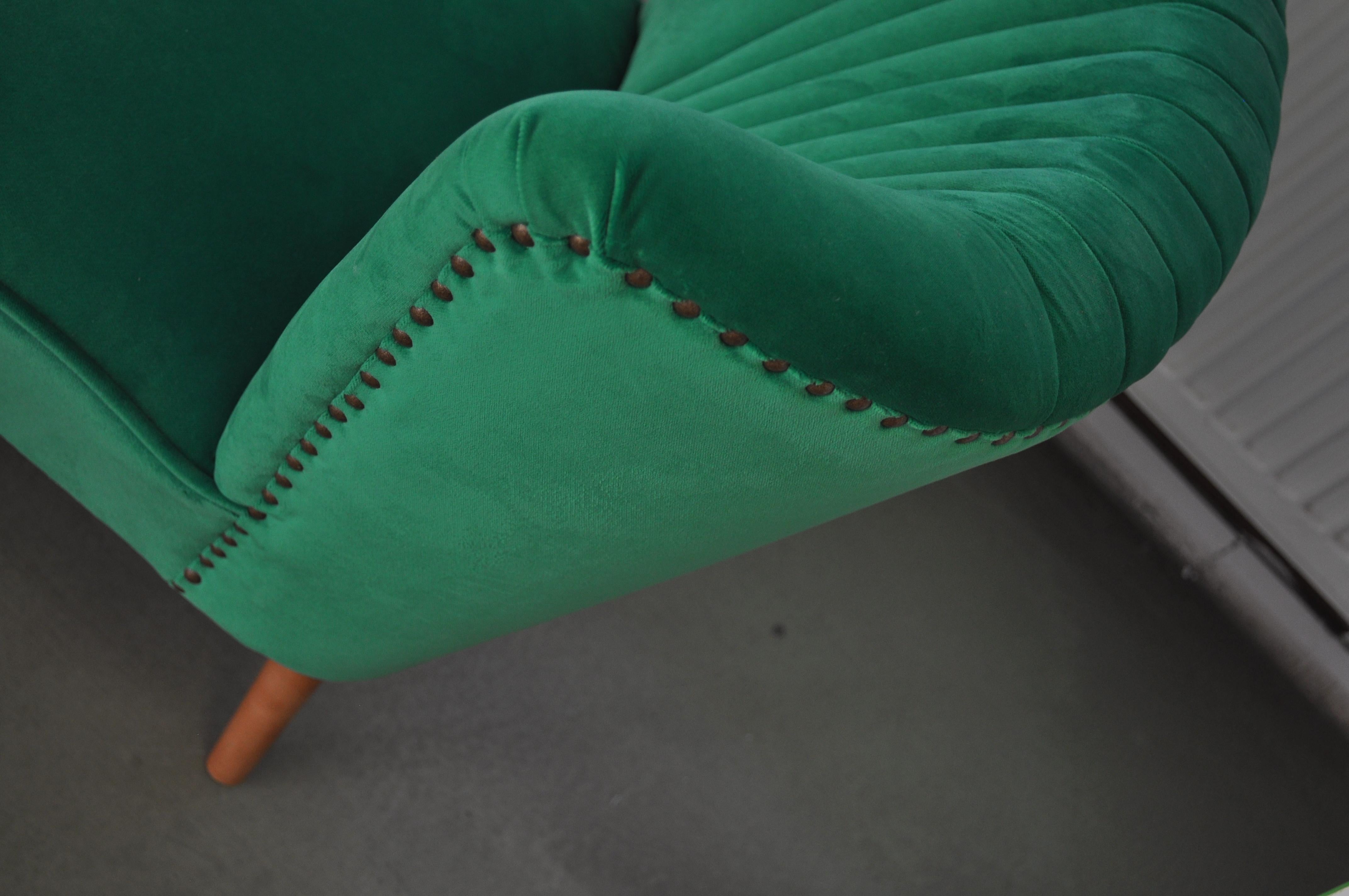 Cocktail Chair with a Green Fabric (Ungarisch) im Angebot