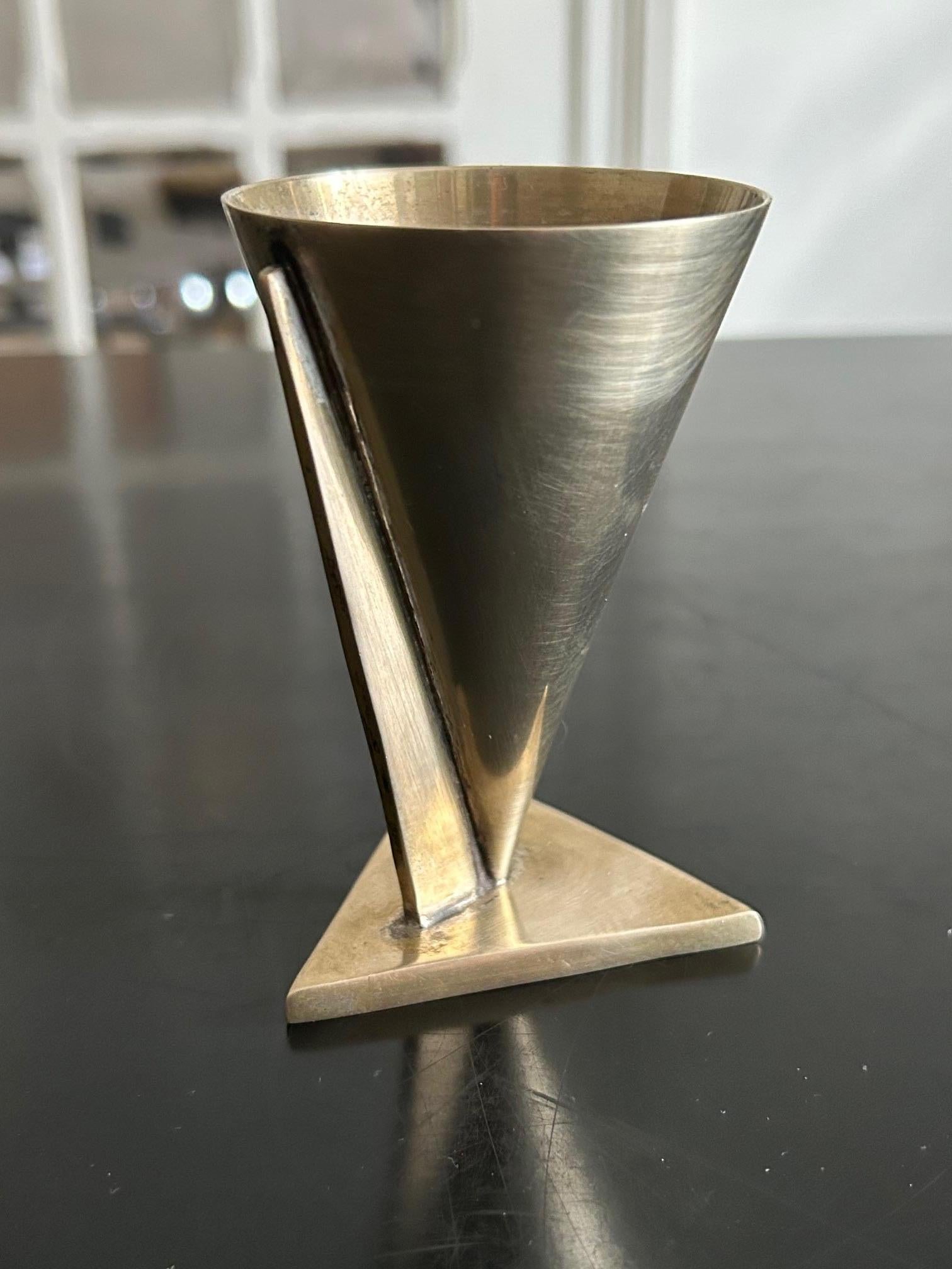 Français Tasse de cocktail attribuée à la Maison Desny en vente