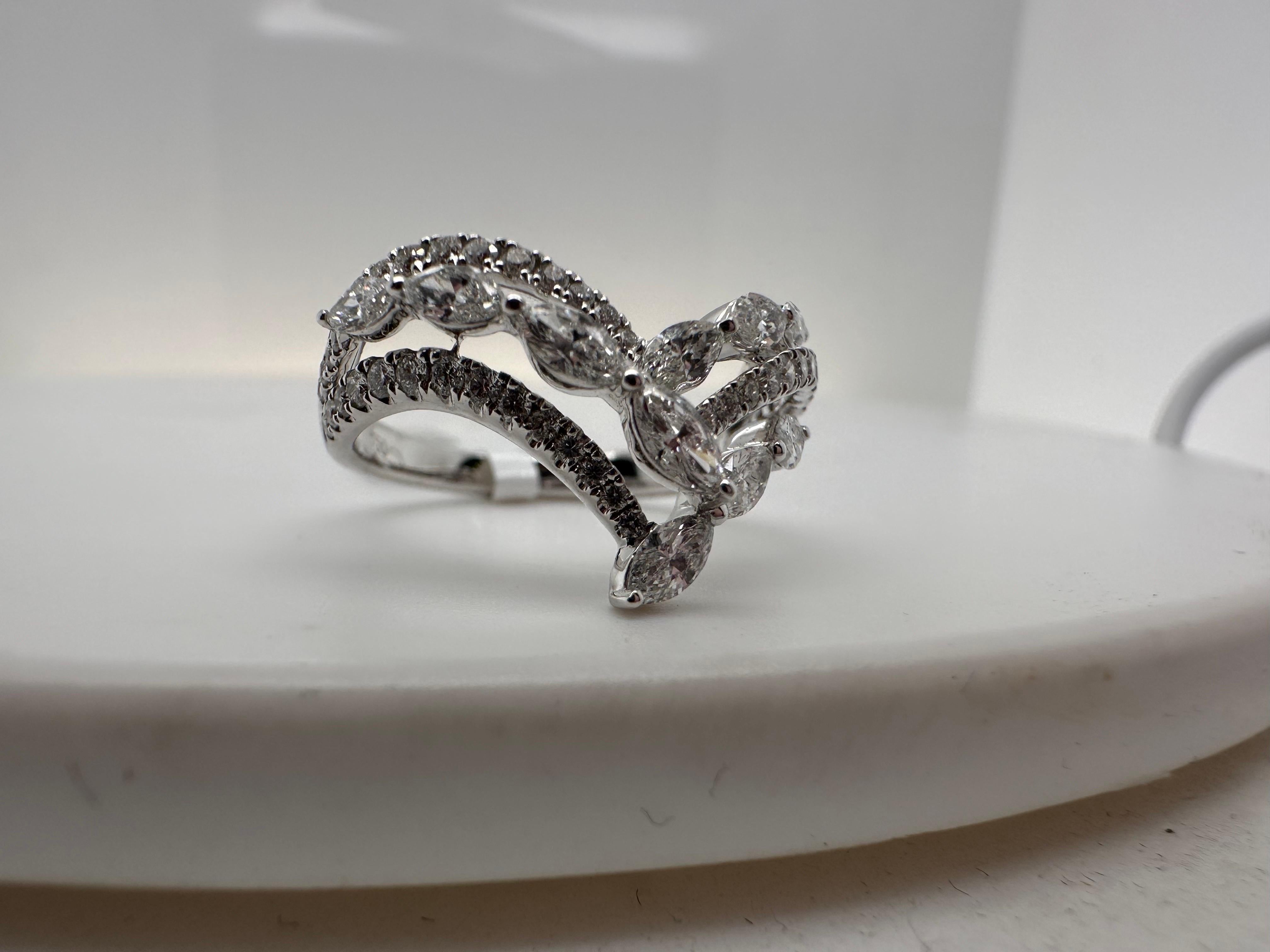 Cocktail-Diamantring 18KT Weißgold VS Diamanten F Farbe 1,10ct (Brillantschliff) im Angebot