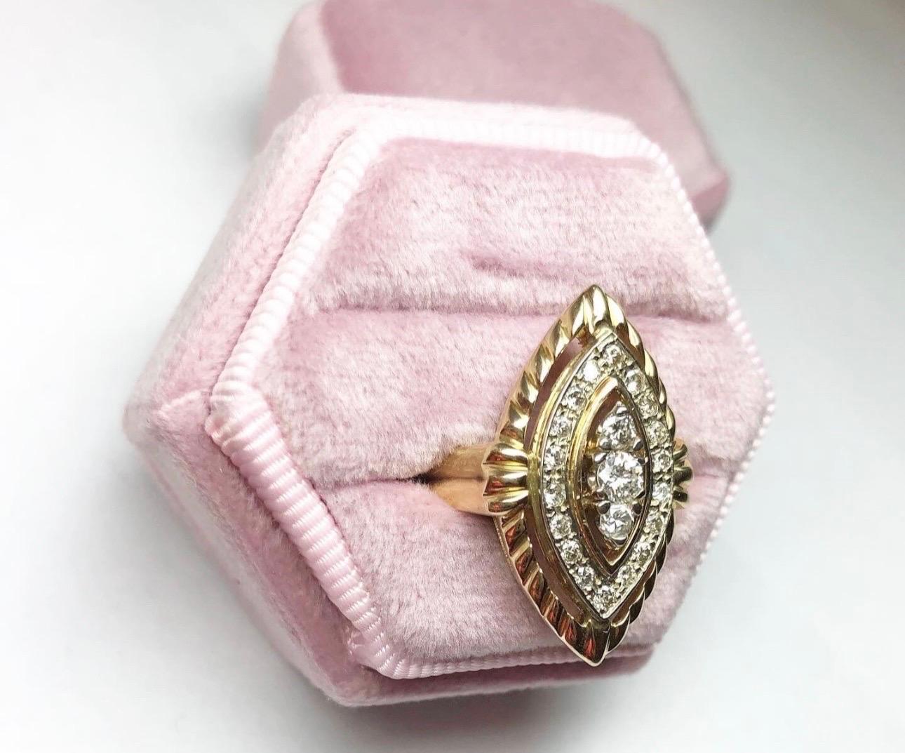 Brilliant Cut Cocktail diamond ring Marquise queen 18KT gold For Sale