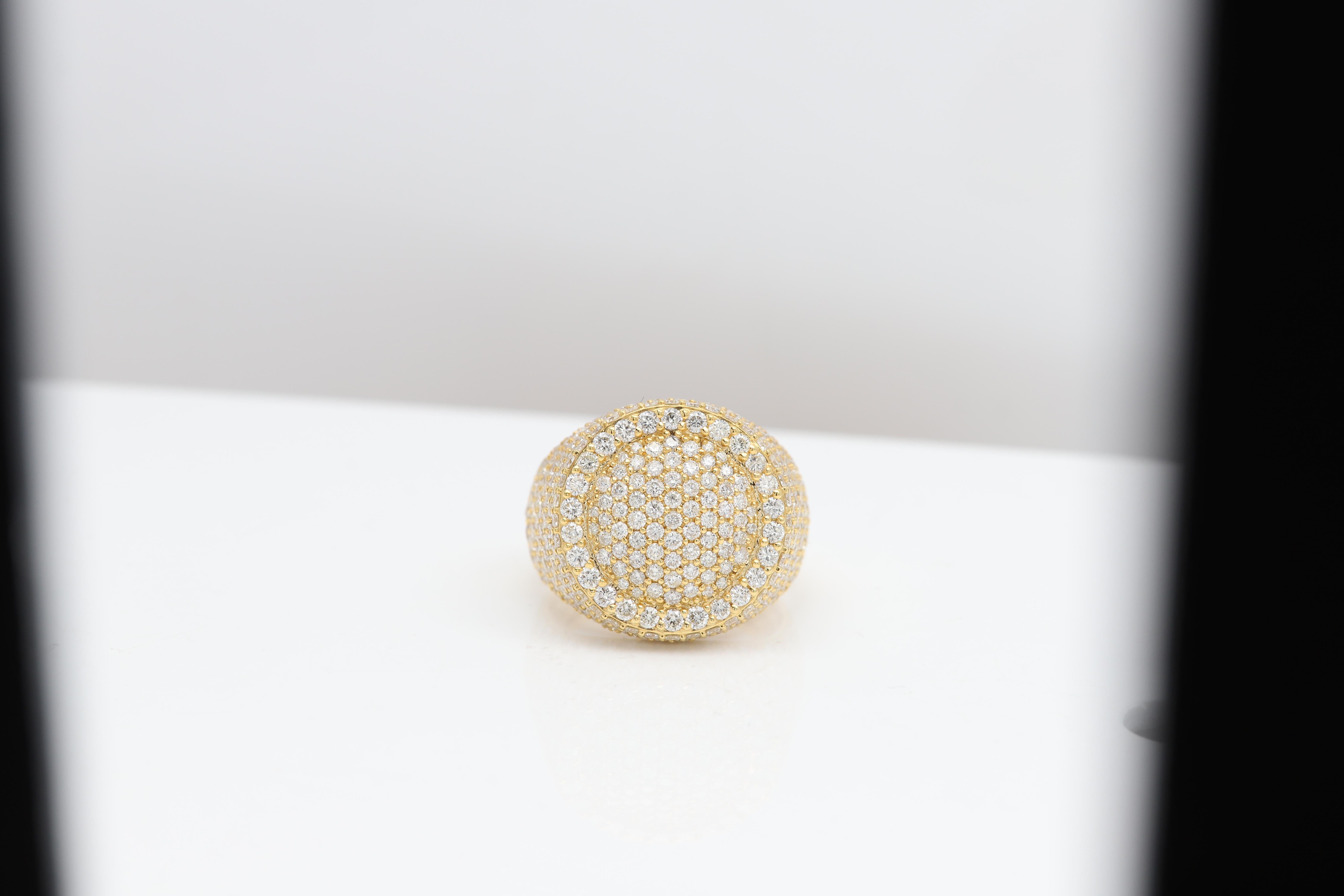 Taille ronde Bague cocktail en or jaune massif 14 carats avec diamants naturels en vente