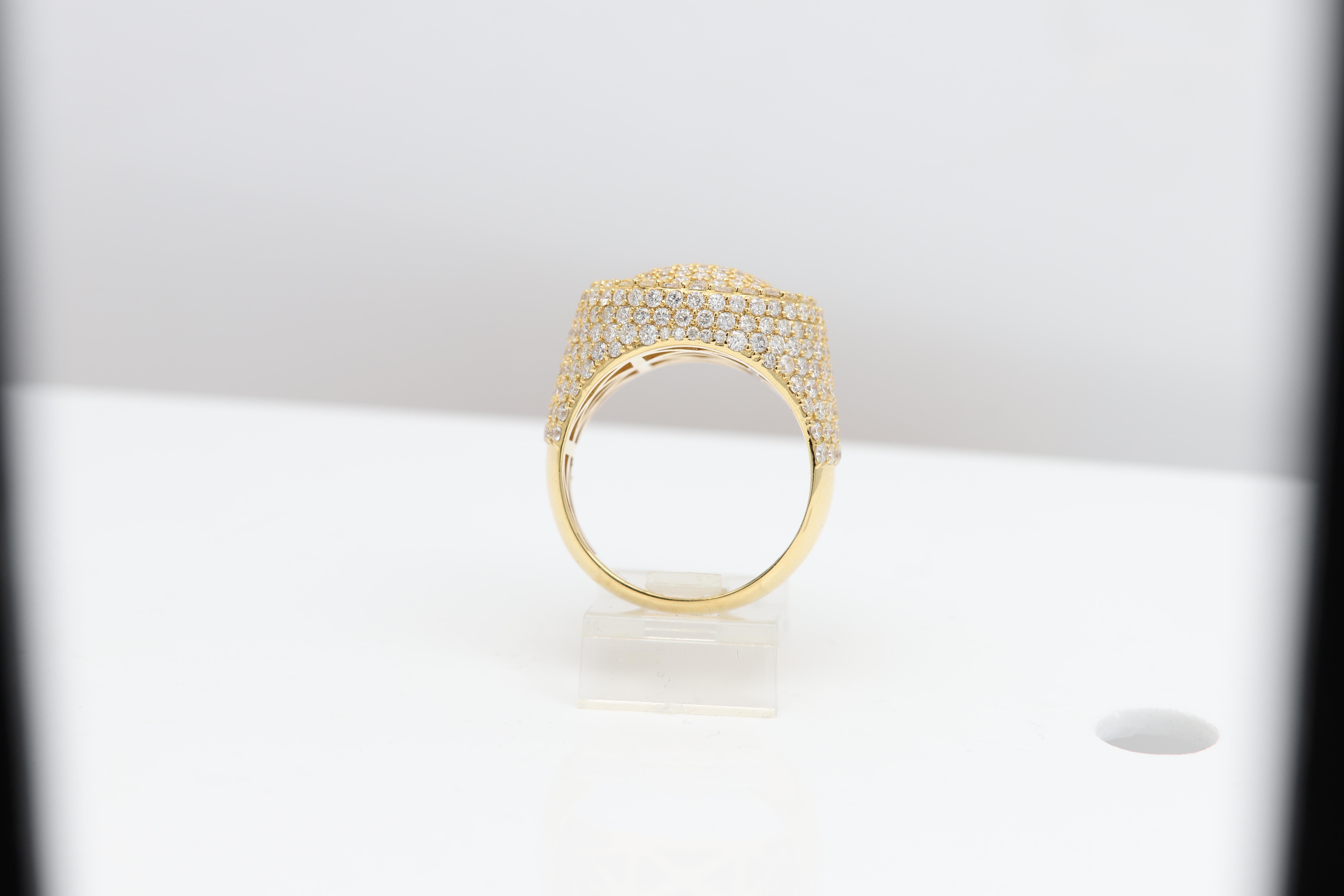 Bague cocktail en or jaune massif 14 carats avec diamants naturels en vente 1
