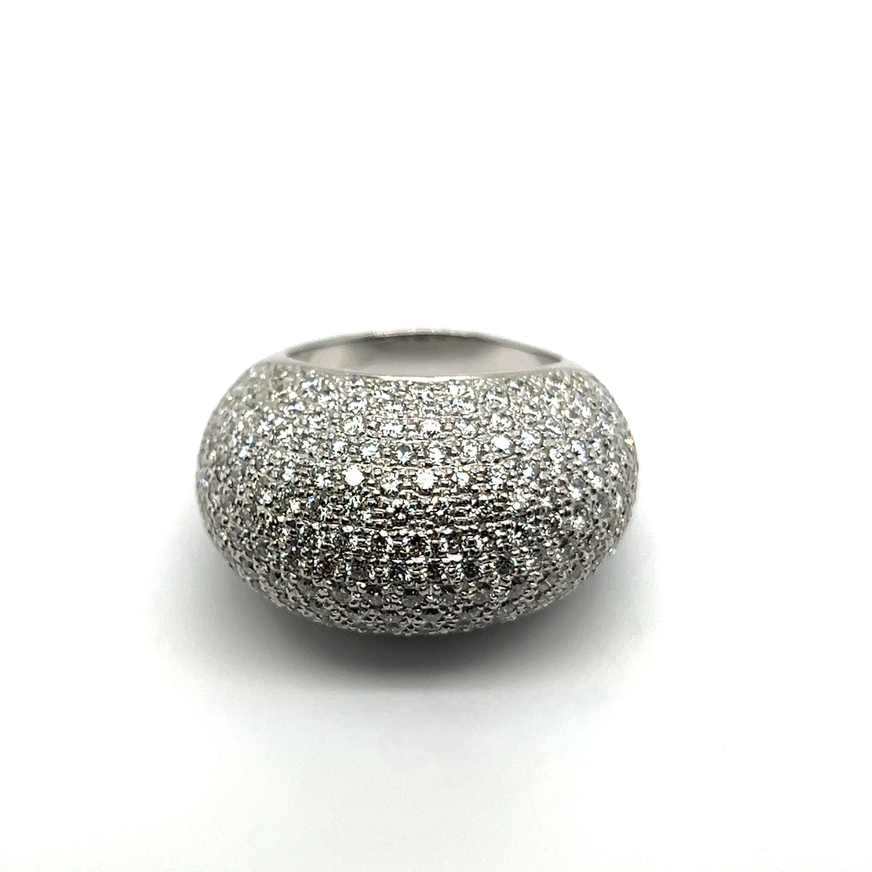 Anello Cocktail con diamante a cupola in oro bianco da 18 carati in vendita 4