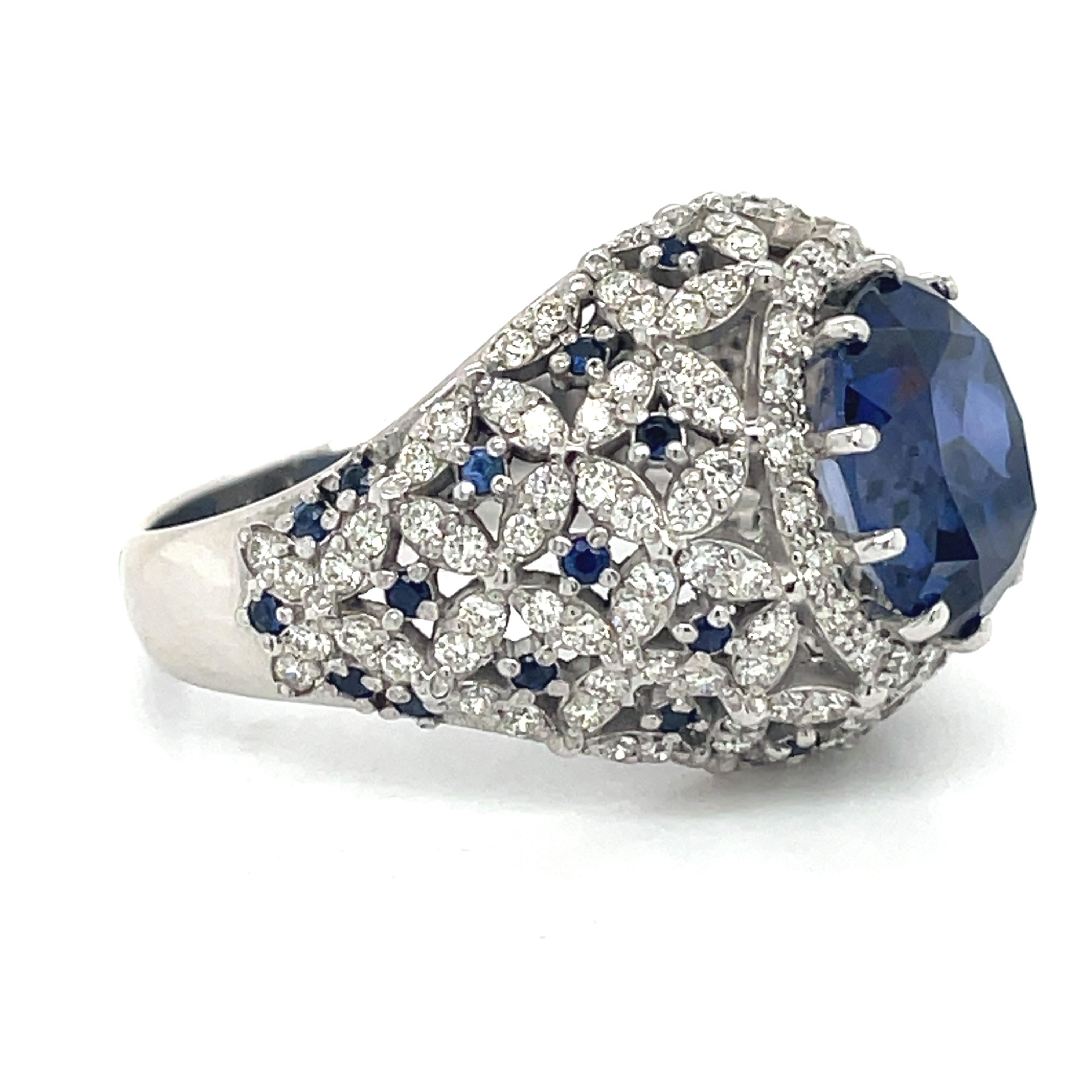 Cocktail Dome ring, synthetic Blue Corundum, Sapphire and diamond 14K white gold For Sale 1