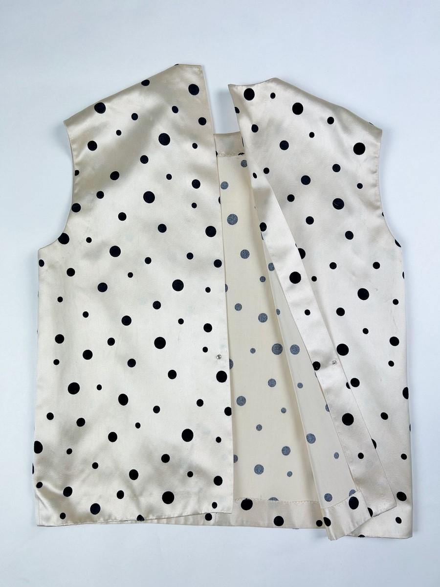 Cocktailkleid und Bolero aus Satin mit schwarzen Tupfenmuster und Tupfen in Satin - Frankreich um 1965 im Angebot 10