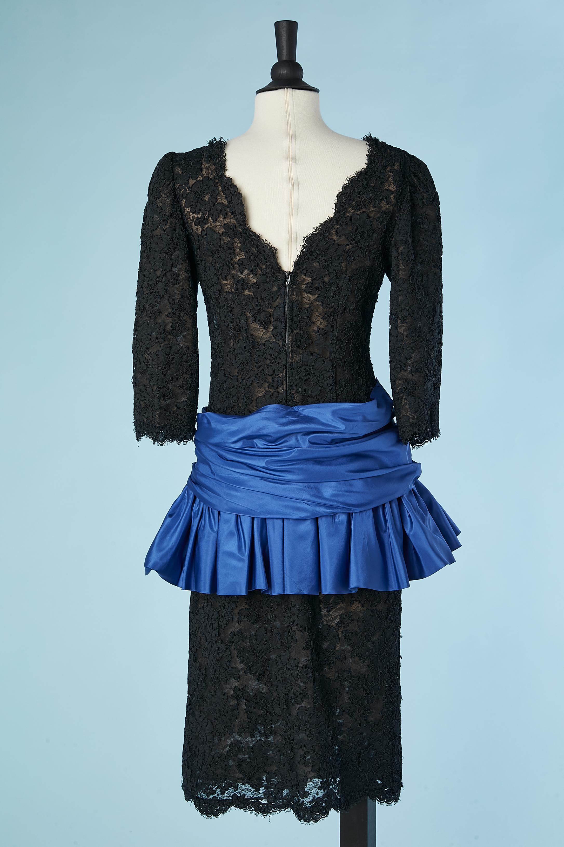 Women's Cocktail dress in black guipure and blue taffets bow and ruffles Oscar de la Ren For Sale