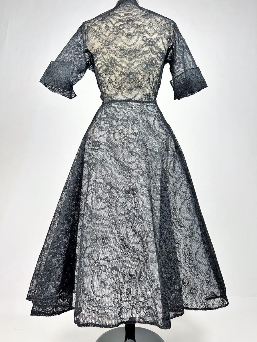 Cocktail dress in Calais lace by Germaine Lecomte Haute Couture Paris Circa 1950 For Sale 8