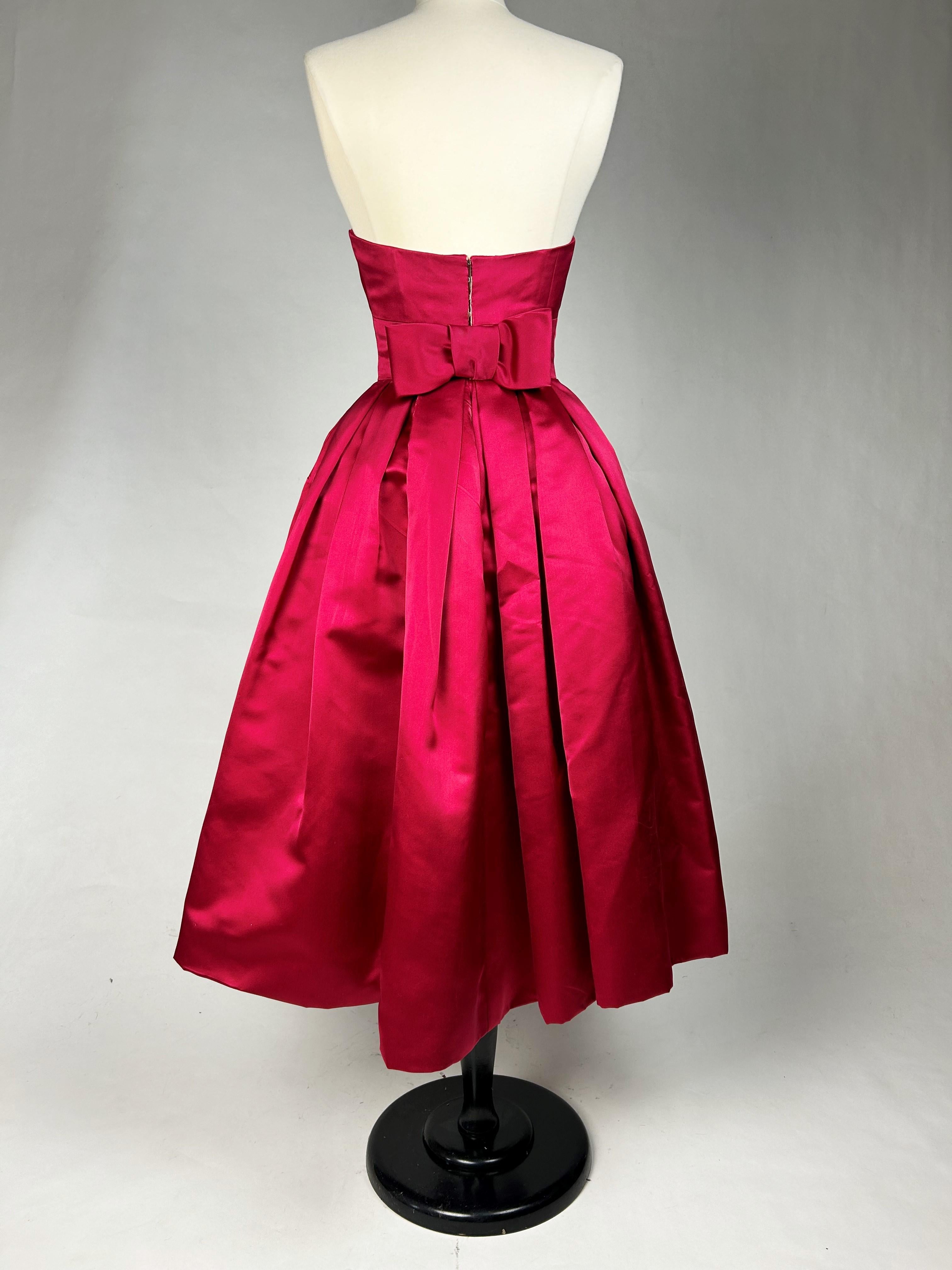 Cocktail dress in raspberry satin in the style of Christian Dior - Paris C. 1955 7