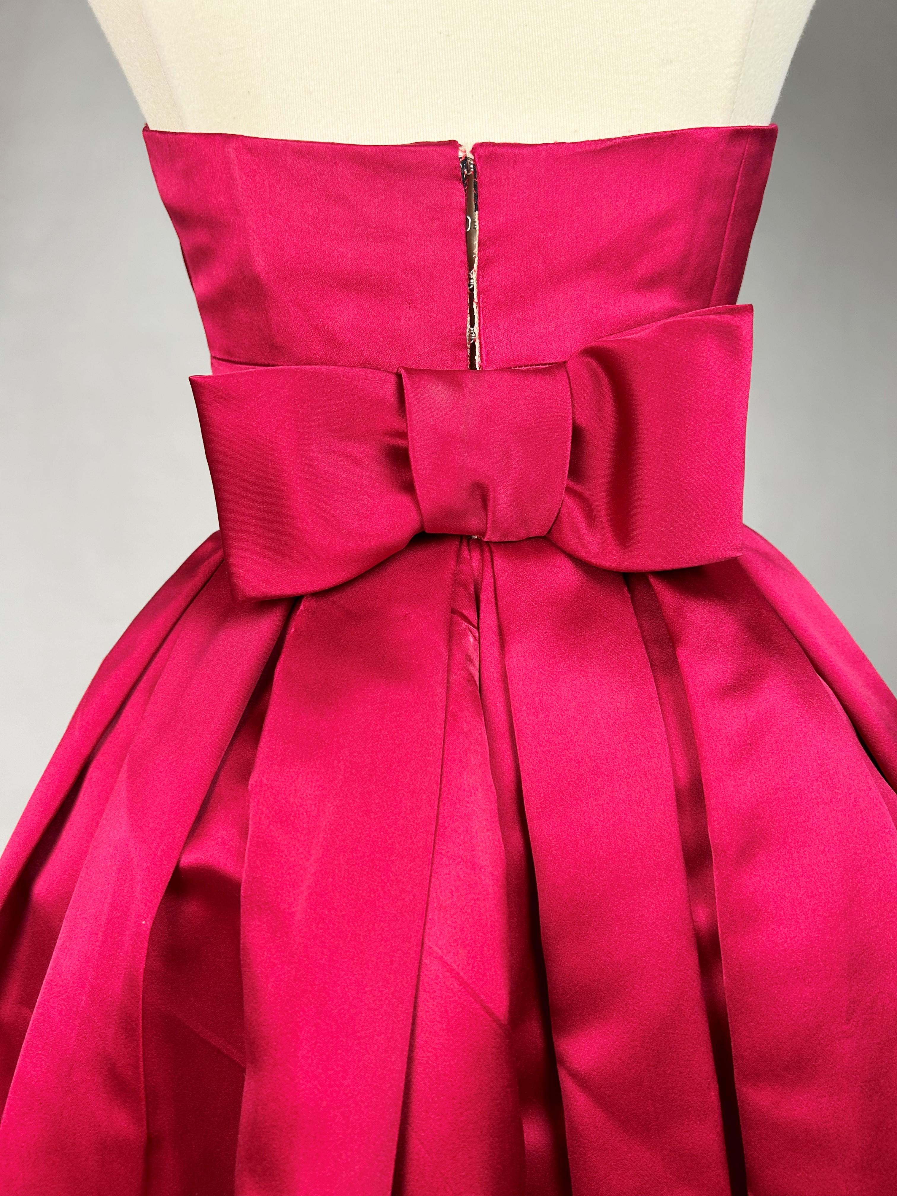 Cocktail dress in raspberry satin in the style of Christian Dior - Paris C. 1955 8