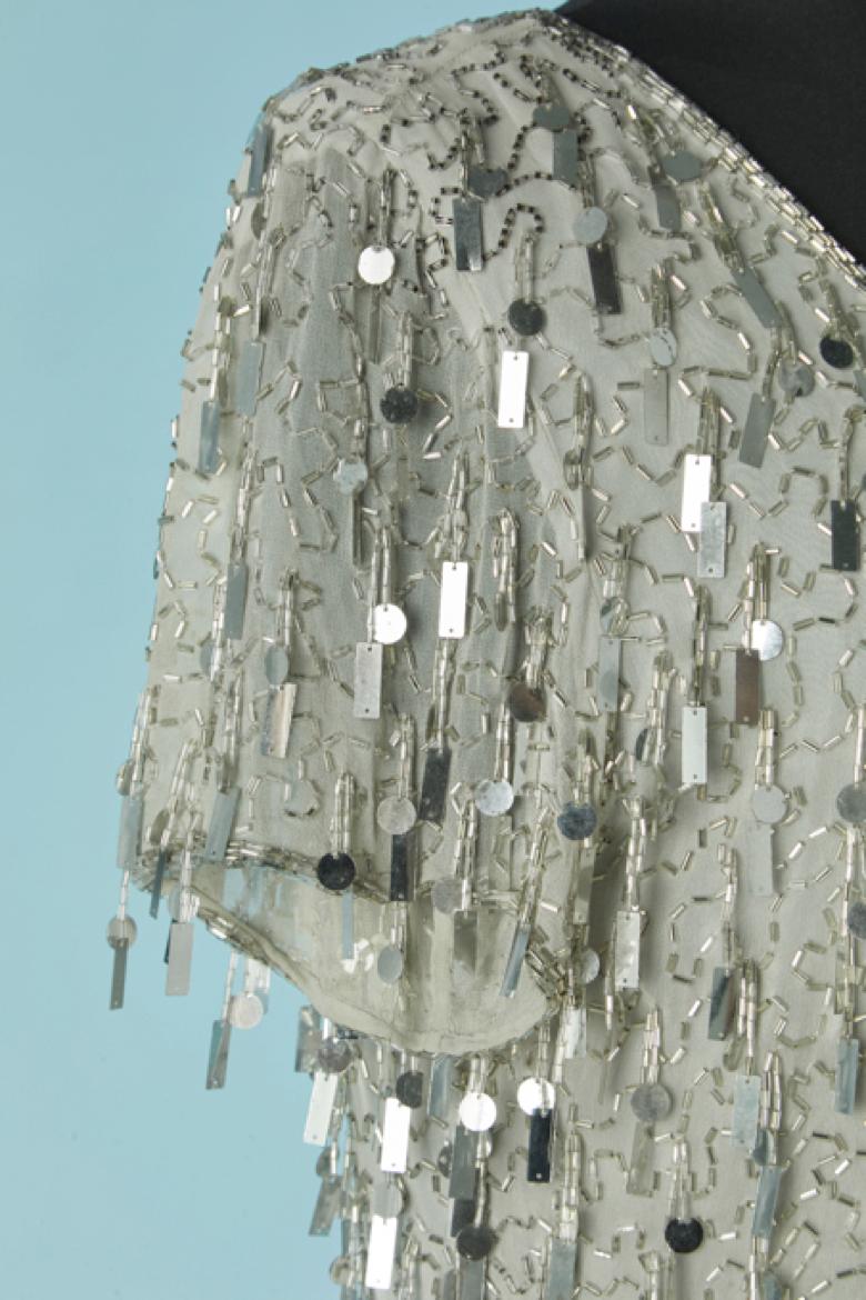 Abito da cocktail con perline e paillettes d'argento Oleg Cassini Black Tie by Oleg Cassini In condizioni ottime in vendita a Saint-Ouen-Sur-Seine, FR