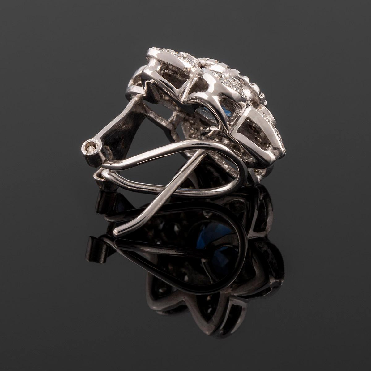 Brilliant Cut Cocktail earrings in white gold, sapphire and diamonds For Sale