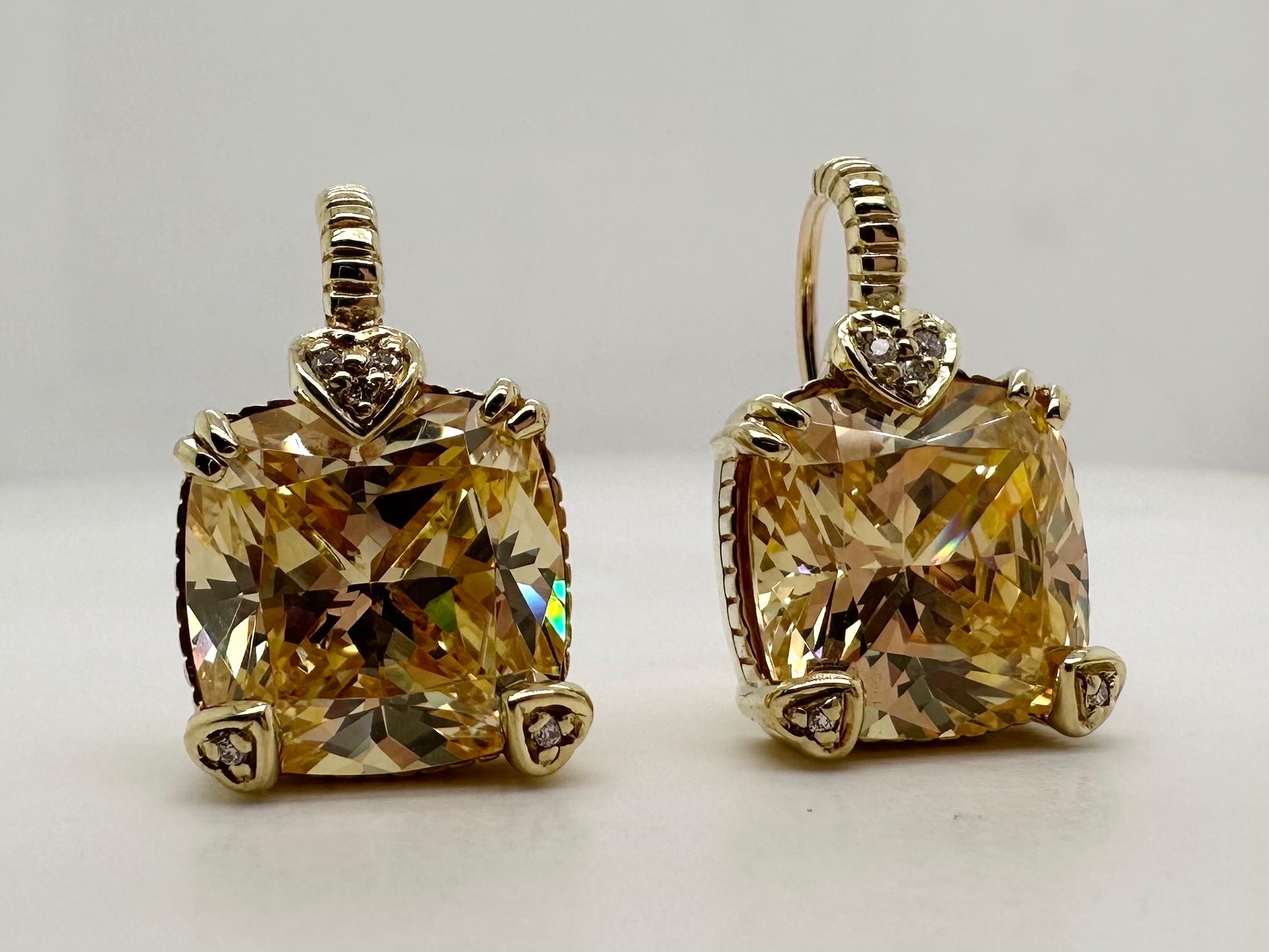 Round Cut Cocktail earrings natural diamonds 18KT gold For Sale