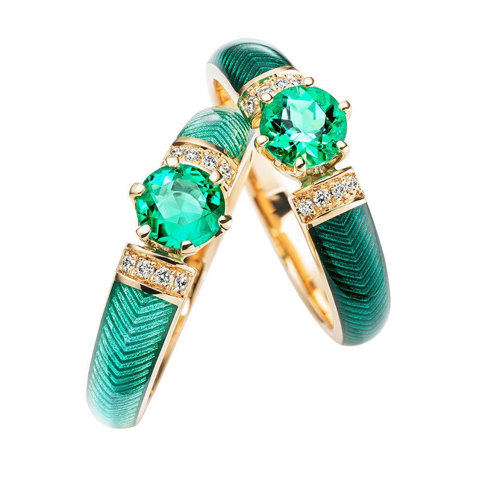 Im Angebot: Smaragd 0,45 Karat grüner transluzenter Emaille-Ring aus 18 Karat Gelbgold mit 8 Diamanten () 5