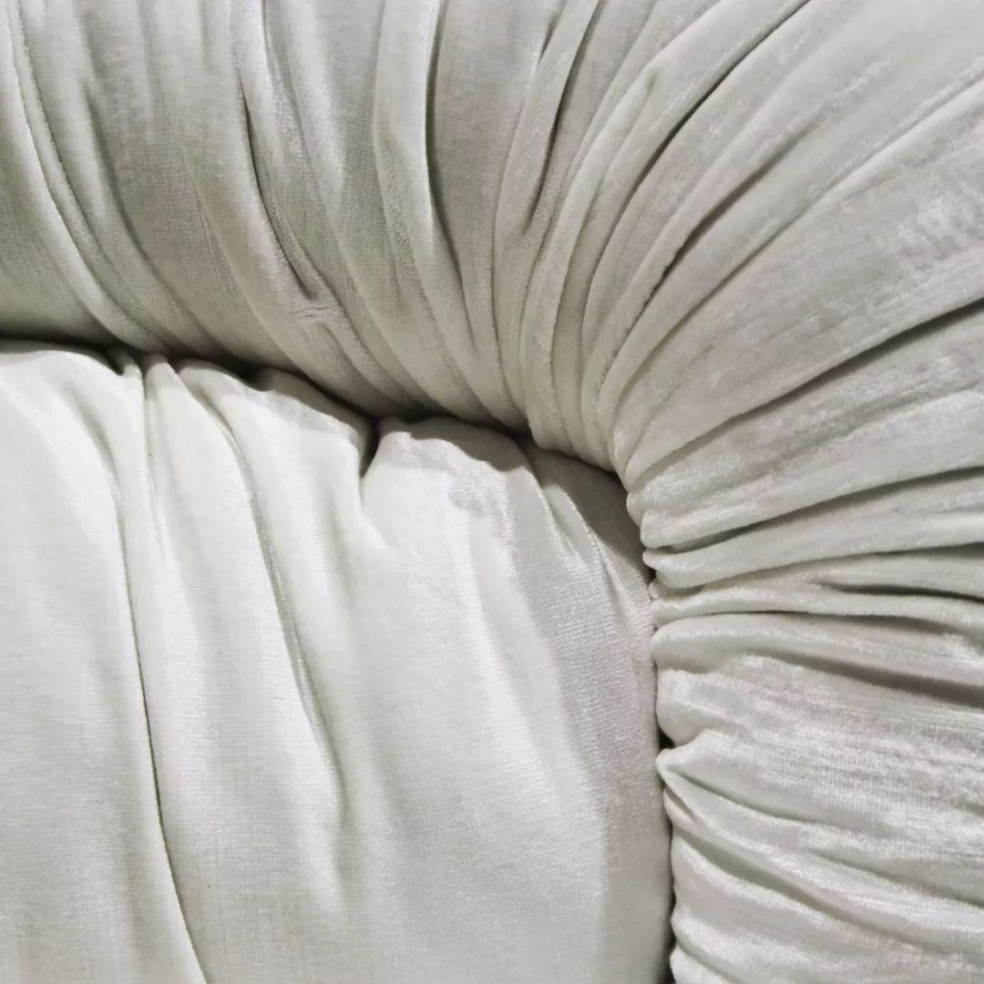 Fatto a mano Poltrona Cocktail con base in metallo - In magazzino USA in vendita