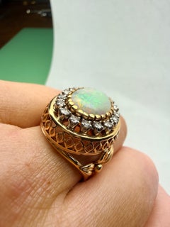 Bague « Cocktail Opal Diamond » en or 18 carats, pierre ovale de 11 x 9 mm