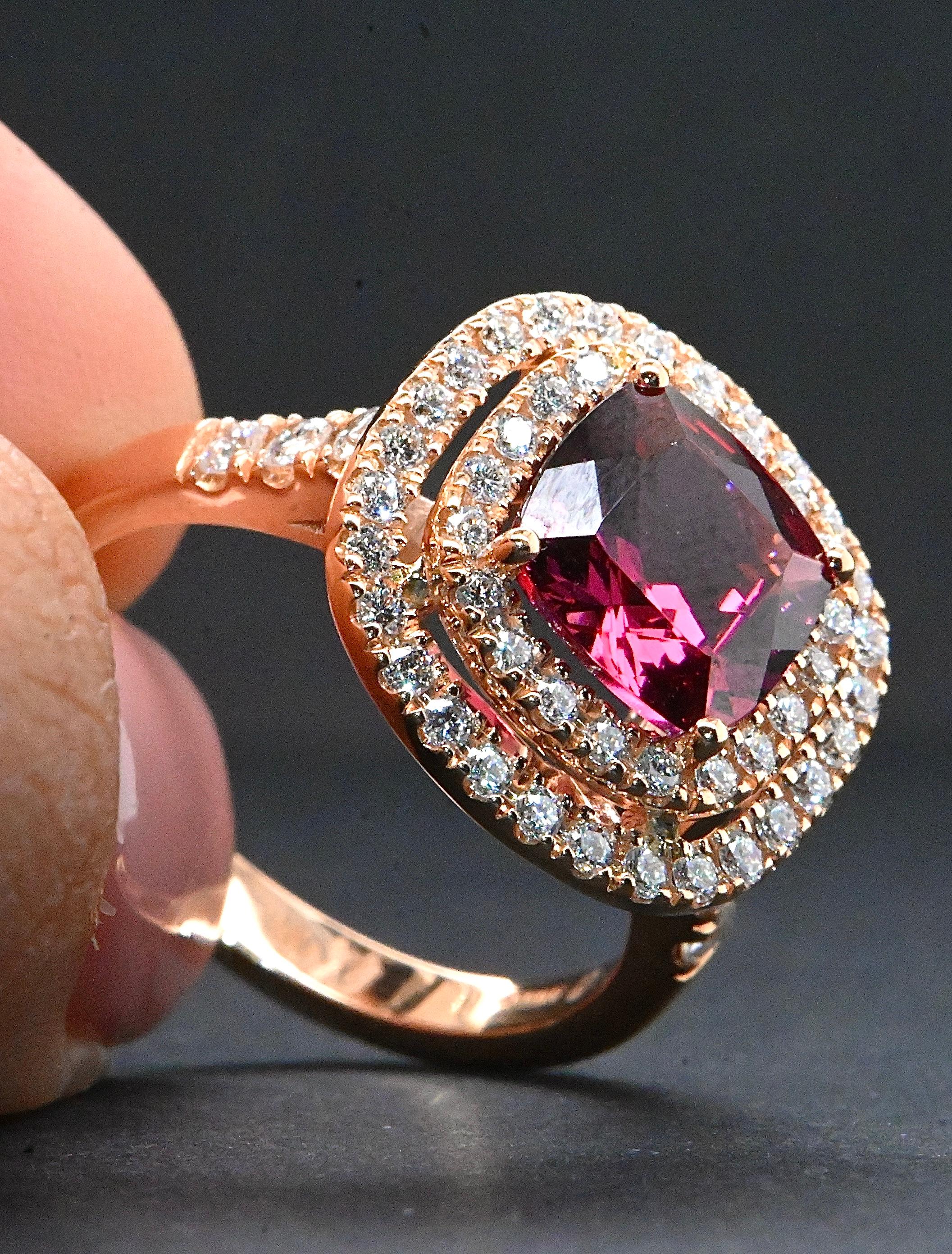 Anello Cocktail in oro rosa 18 carati con rodolite e diamanti 0,640 carati in vendita 3