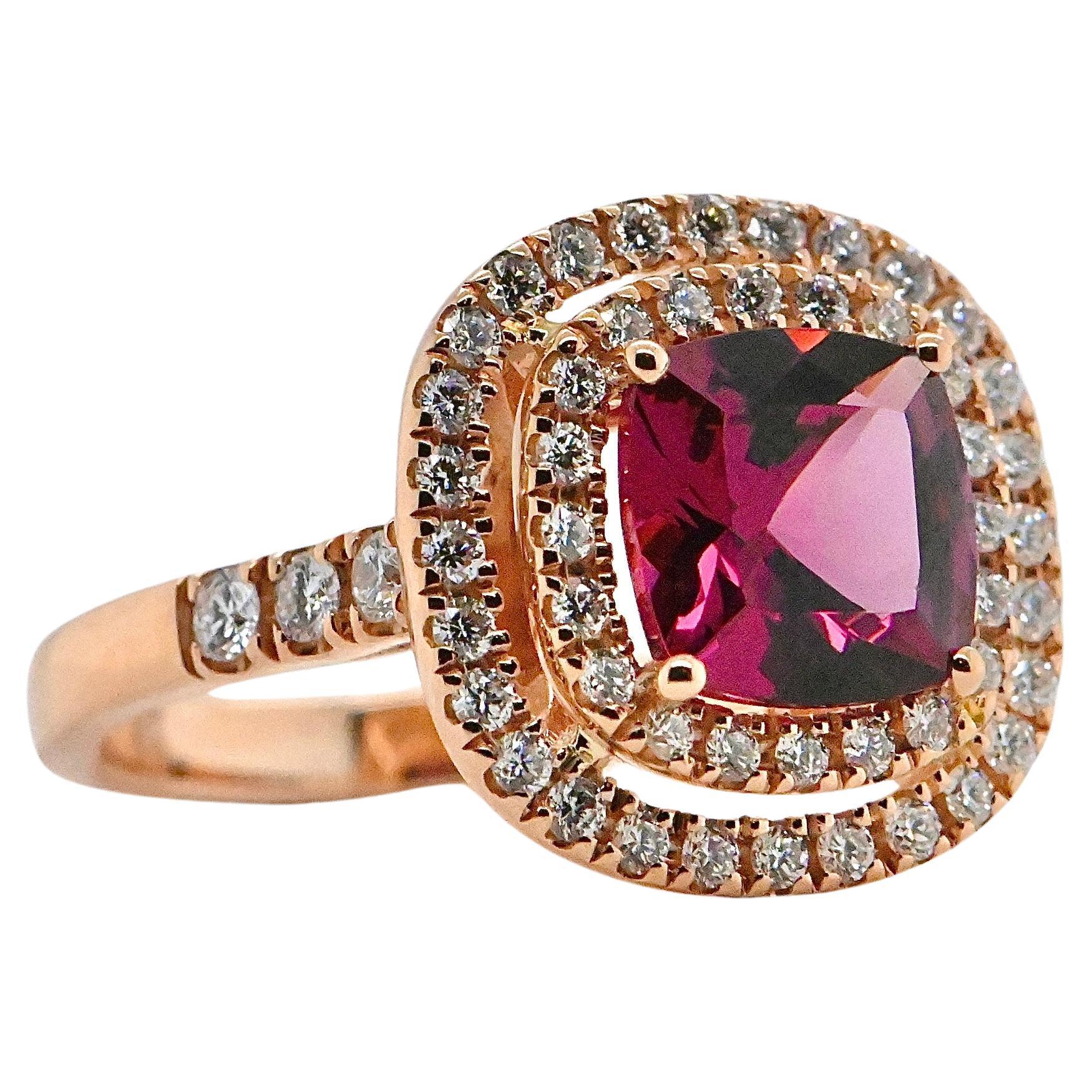 Cocktail Ring 18 Carat Rose Gold Adorned With Rhodolite And Diamonds 0.640 Ct