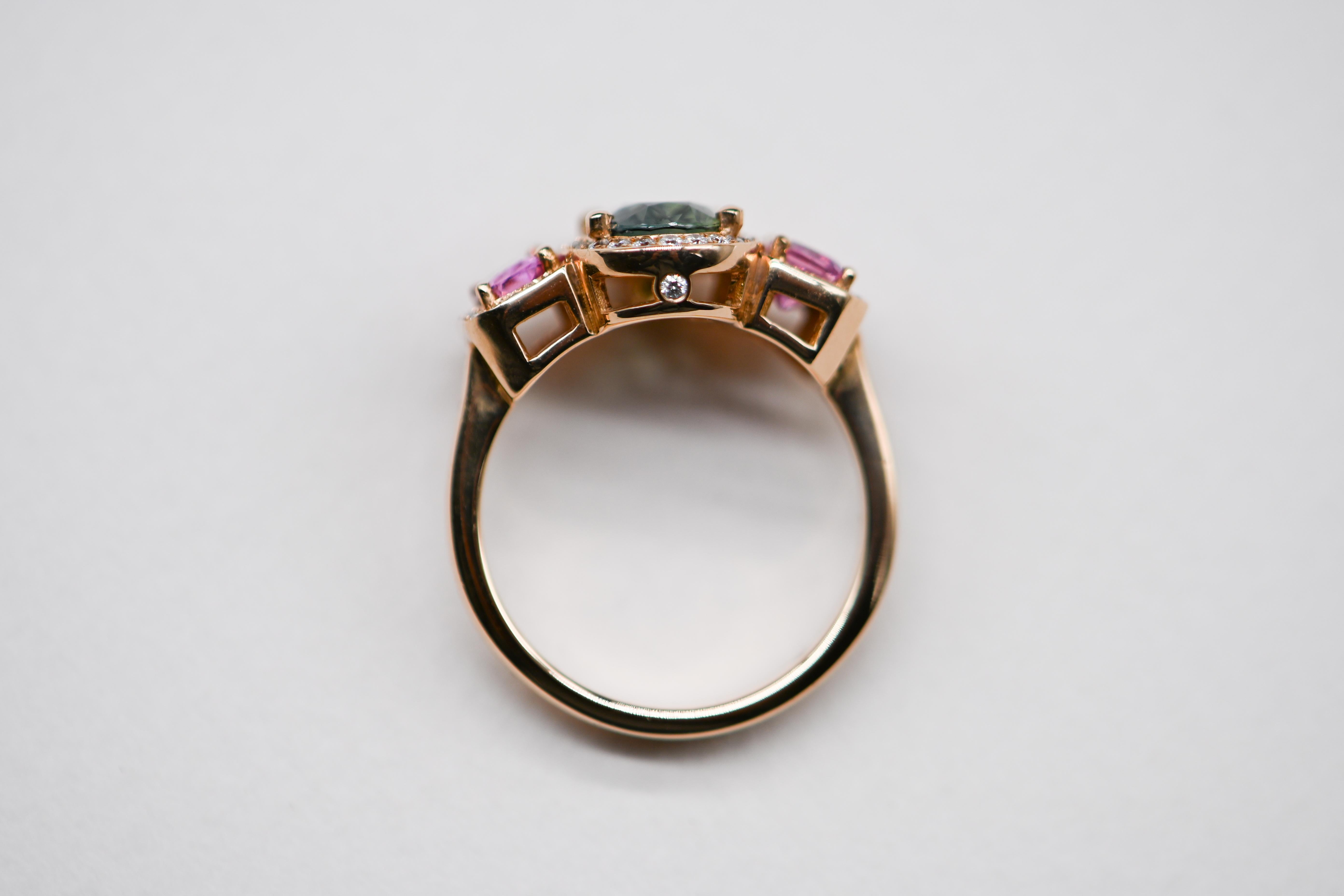 Oval Cut Cocktail Ring 18 Carat Rose Gold Green Sapphire Pink Sapphire and Diamonds For Sale