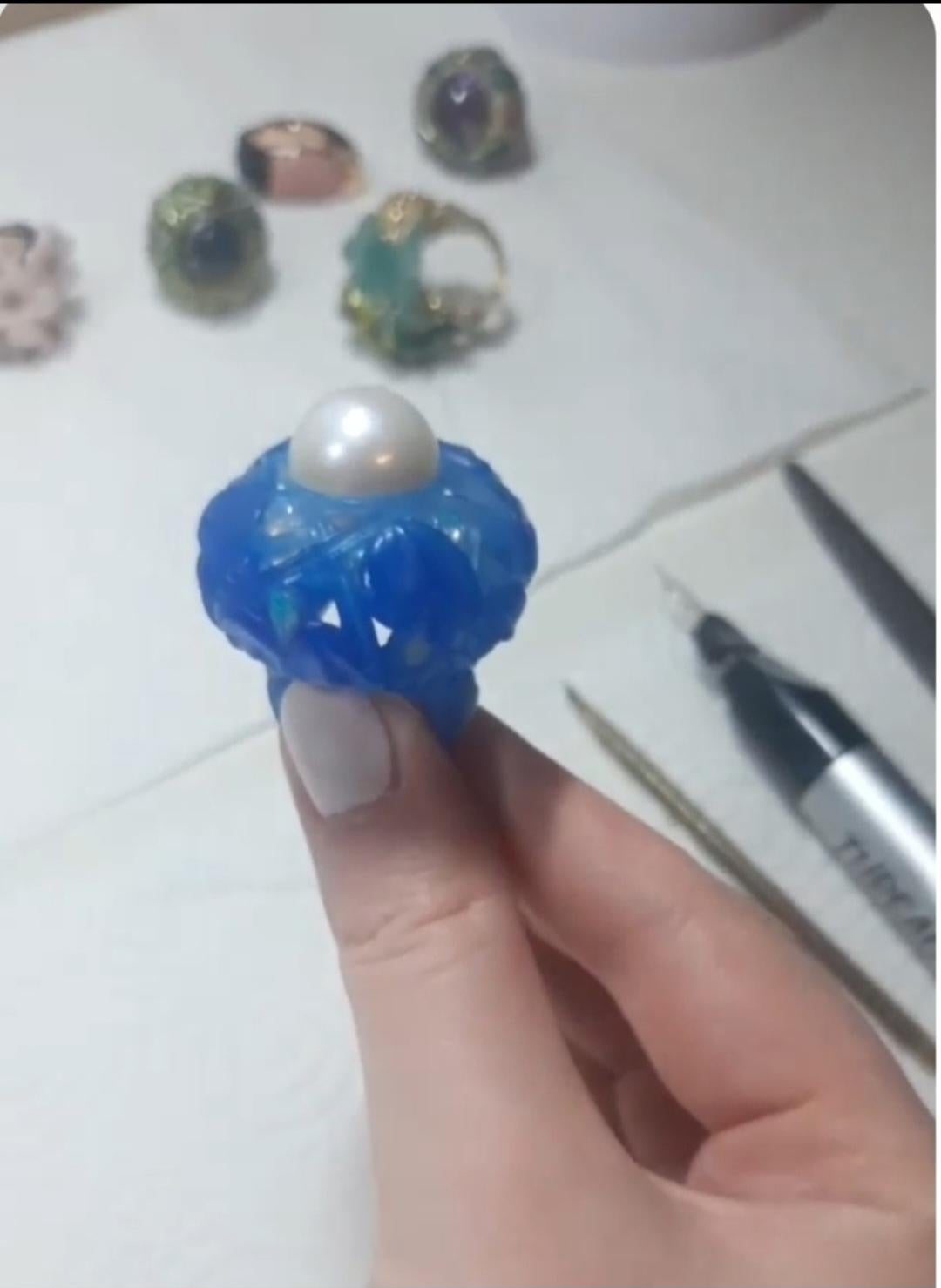 En venta: Anillo de cóctel de oro blanco/amarillo de 18 quilates con gemas de rubí de 3,5 ct. Diamantes  4