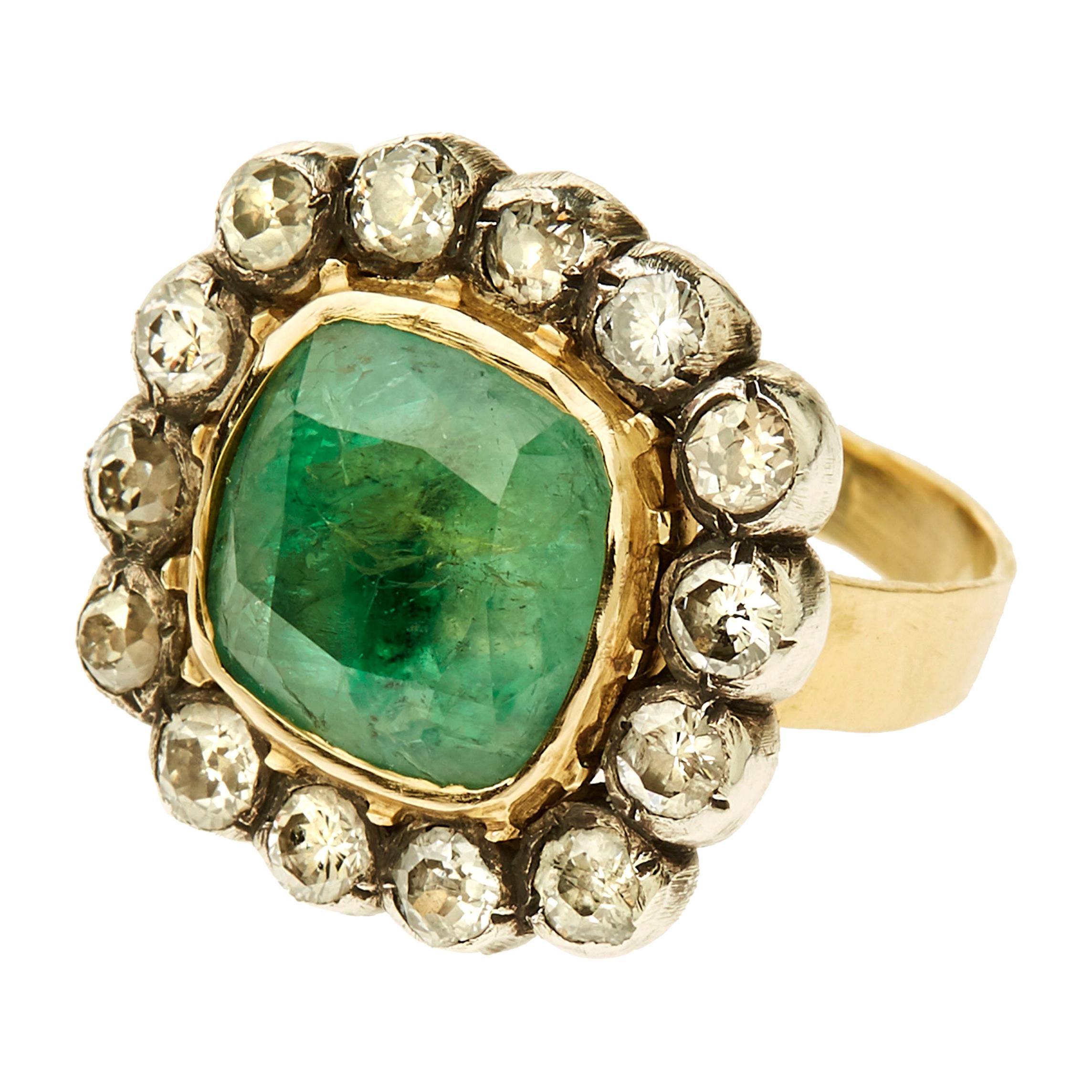 Cocktail Ring 18k Gold with 5 Carat Emerald and 1.25 Carat Rose Cut Diamonds For Sale