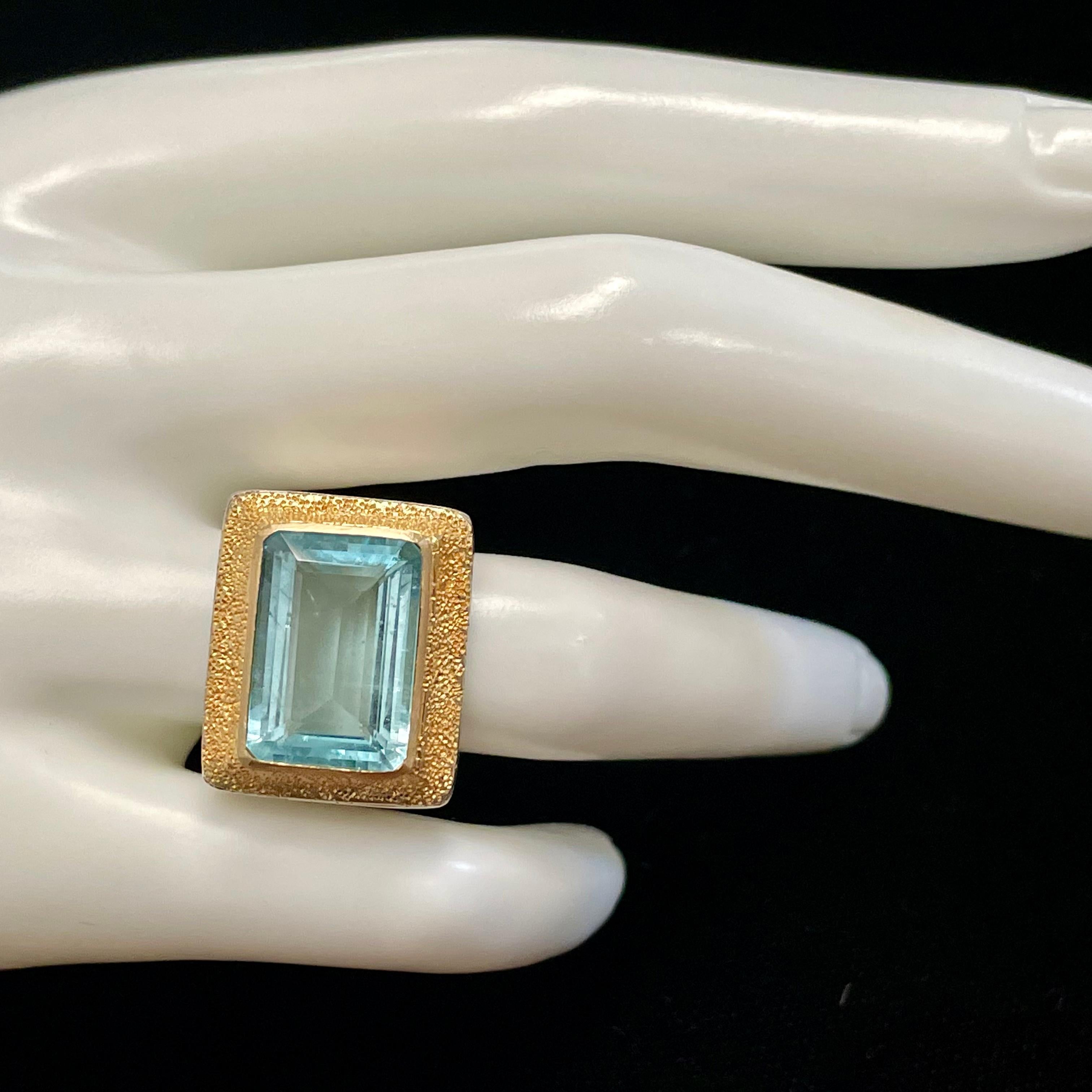 Women's or Men's Cocktail Ring 7.4 Carat Aquamarine Sterling Silver 18K Gold For Sale