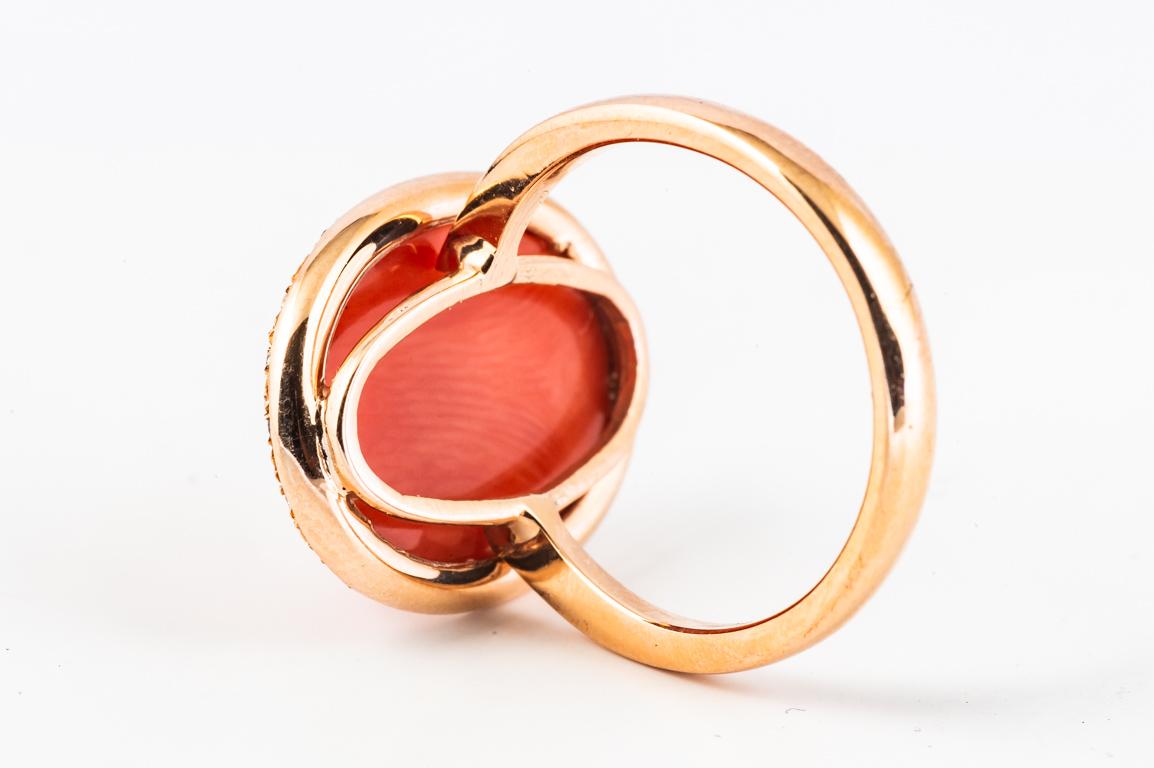 Brilliant Cut Cocktail Ring Coral Cabochon Diamond Rose Gold 18 Karats For Sale