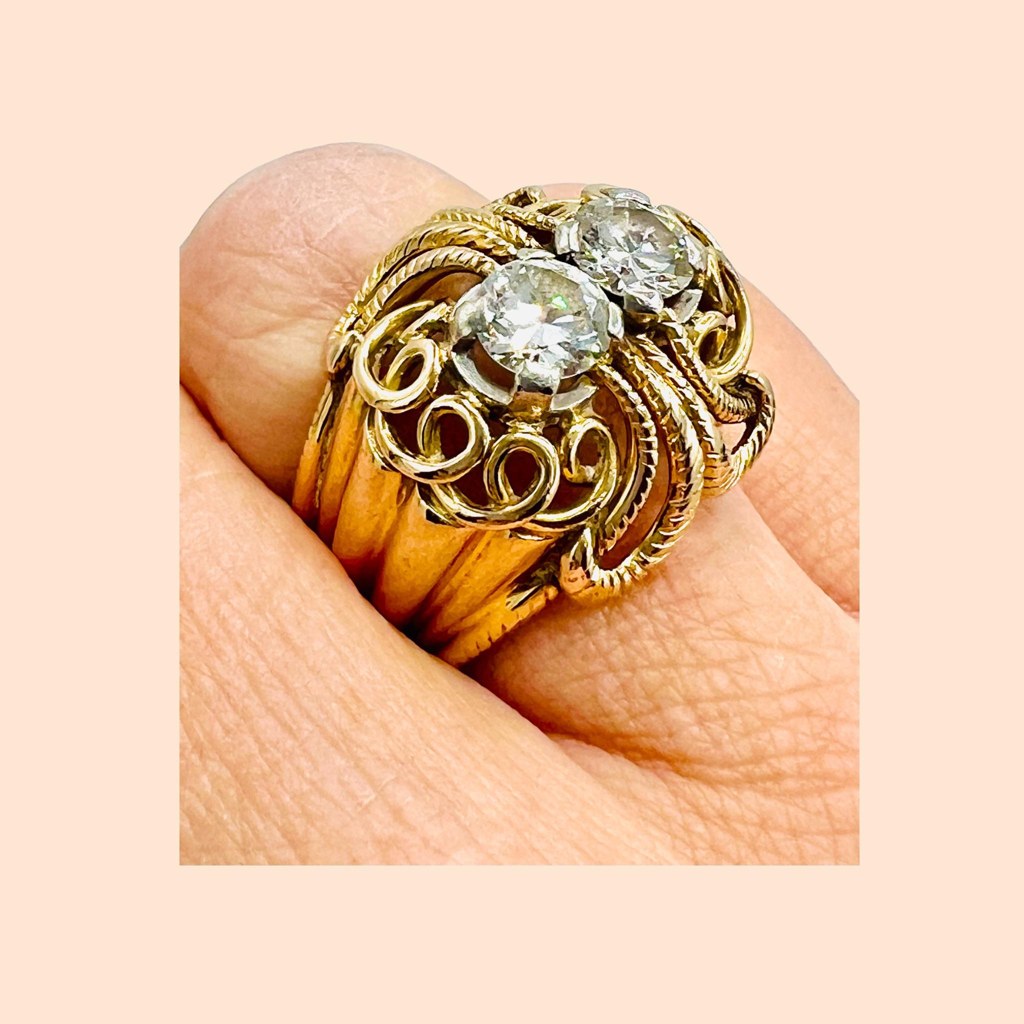 Cocktail Ring from the 1950s in 18 Carat Gold, Set with Two Modern Cut Diamond (Kunsthandwerker*in) im Angebot