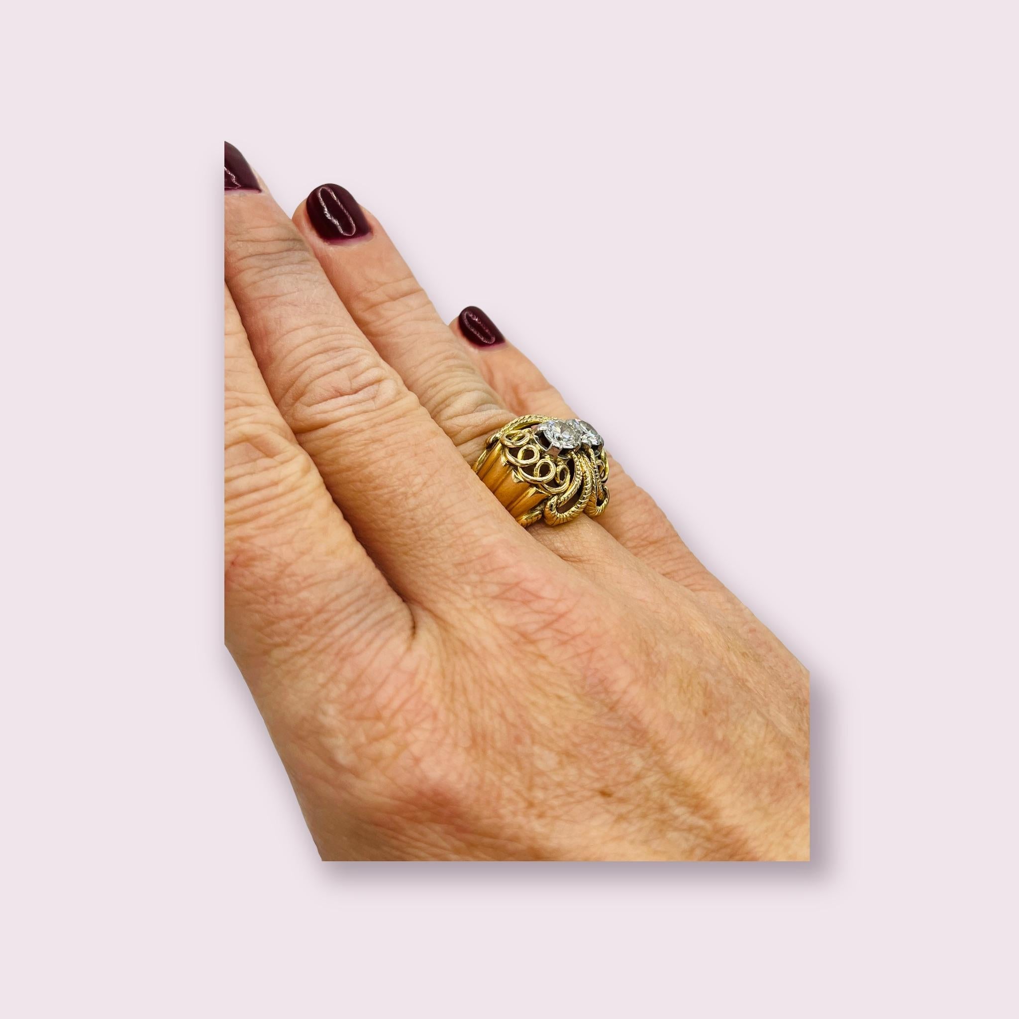 Cocktail Ring from the 1950s in 18 Carat Gold, Set with Two Modern Cut Diamond im Angebot 3